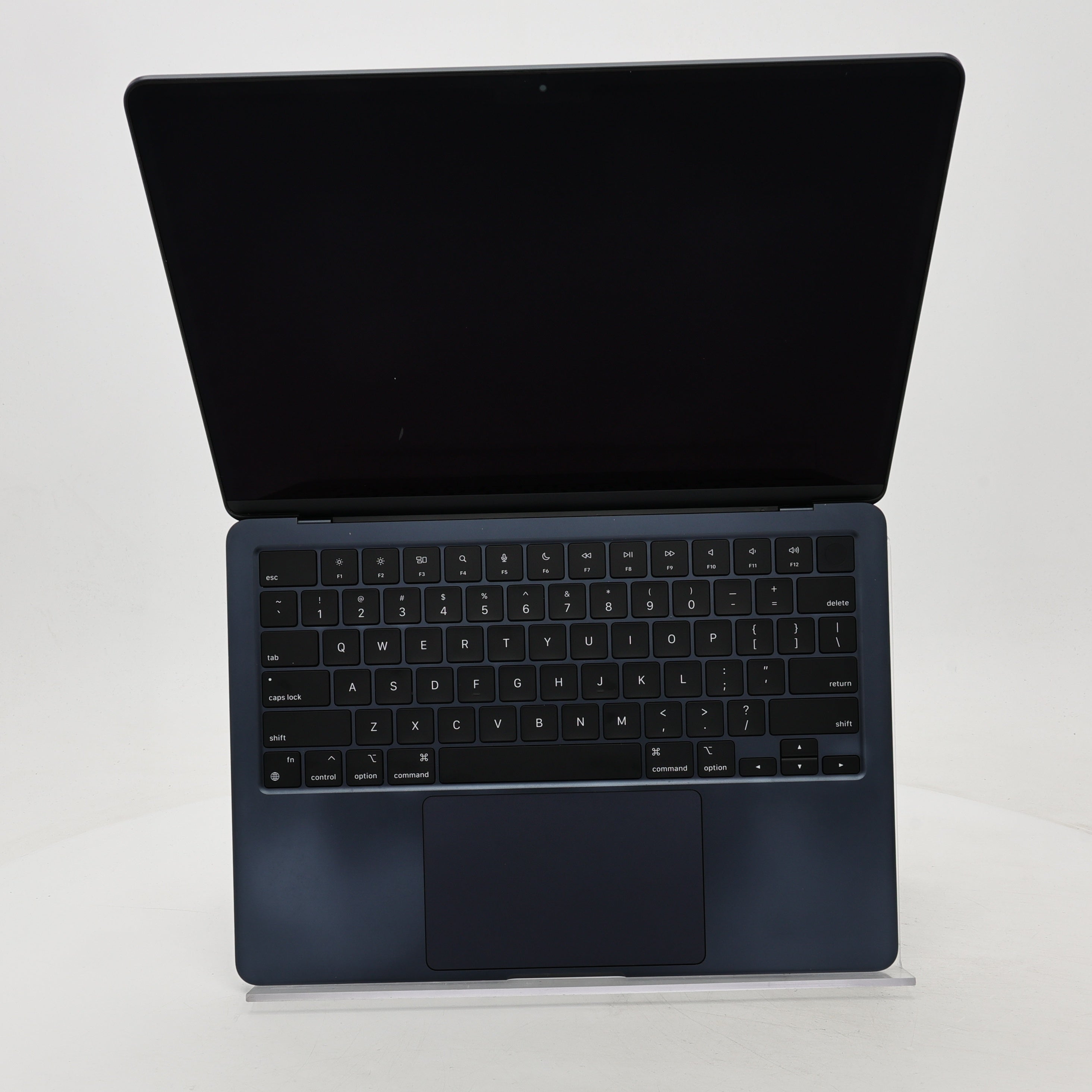 95新 Apple MacBook Air 22年 13寸 M2（8+8核） 8G RAM 256G SSD 午夜色