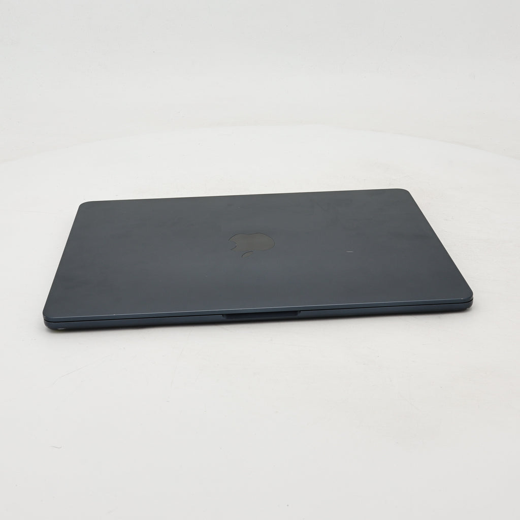 95新 Apple MacBook Air 22年 13寸 M2（8+8核） 8G RAM 256G SSD 午夜色