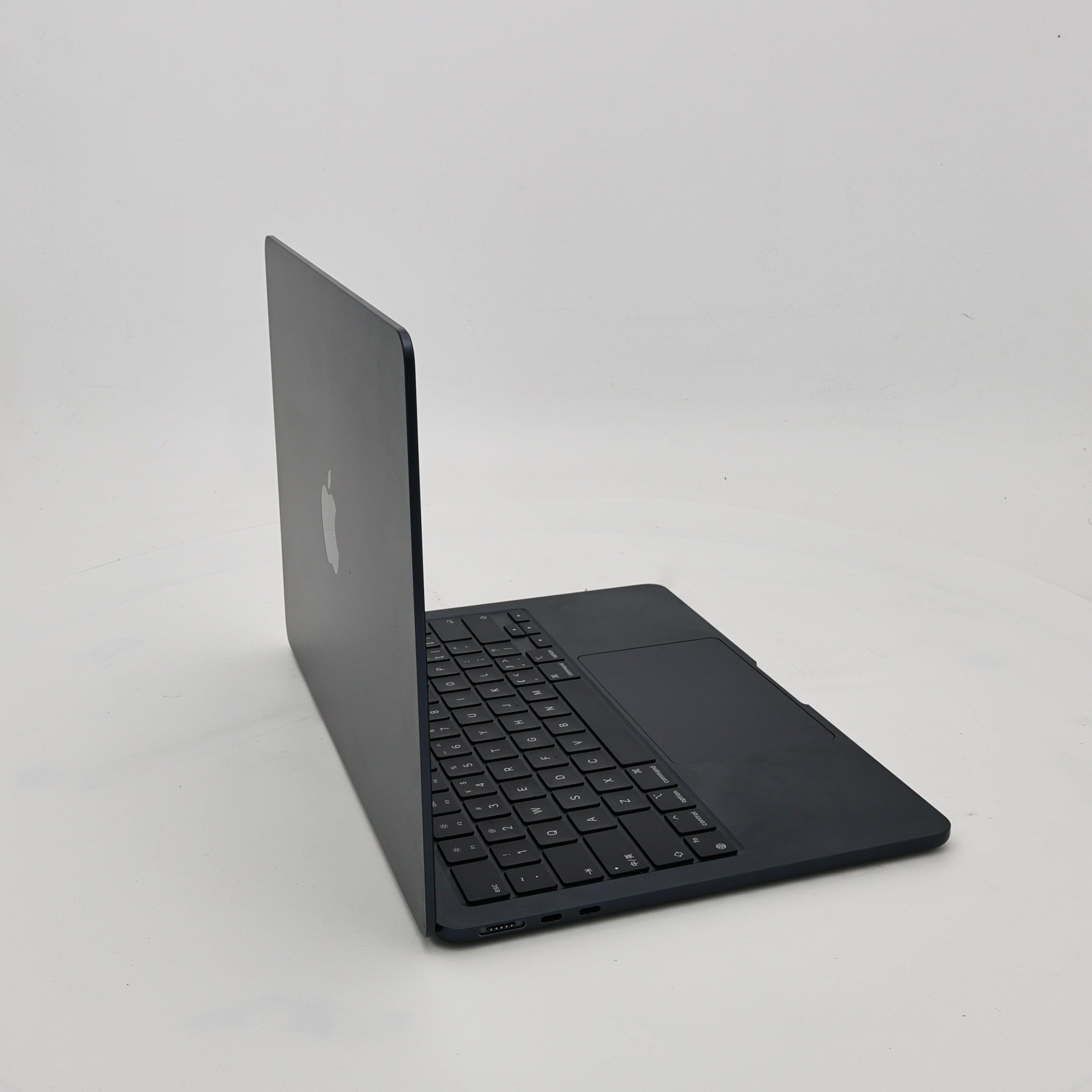 99新 Apple MacBook Air 22年 13寸 M2（8+8核） 8G RAM 256G SSD 午夜色