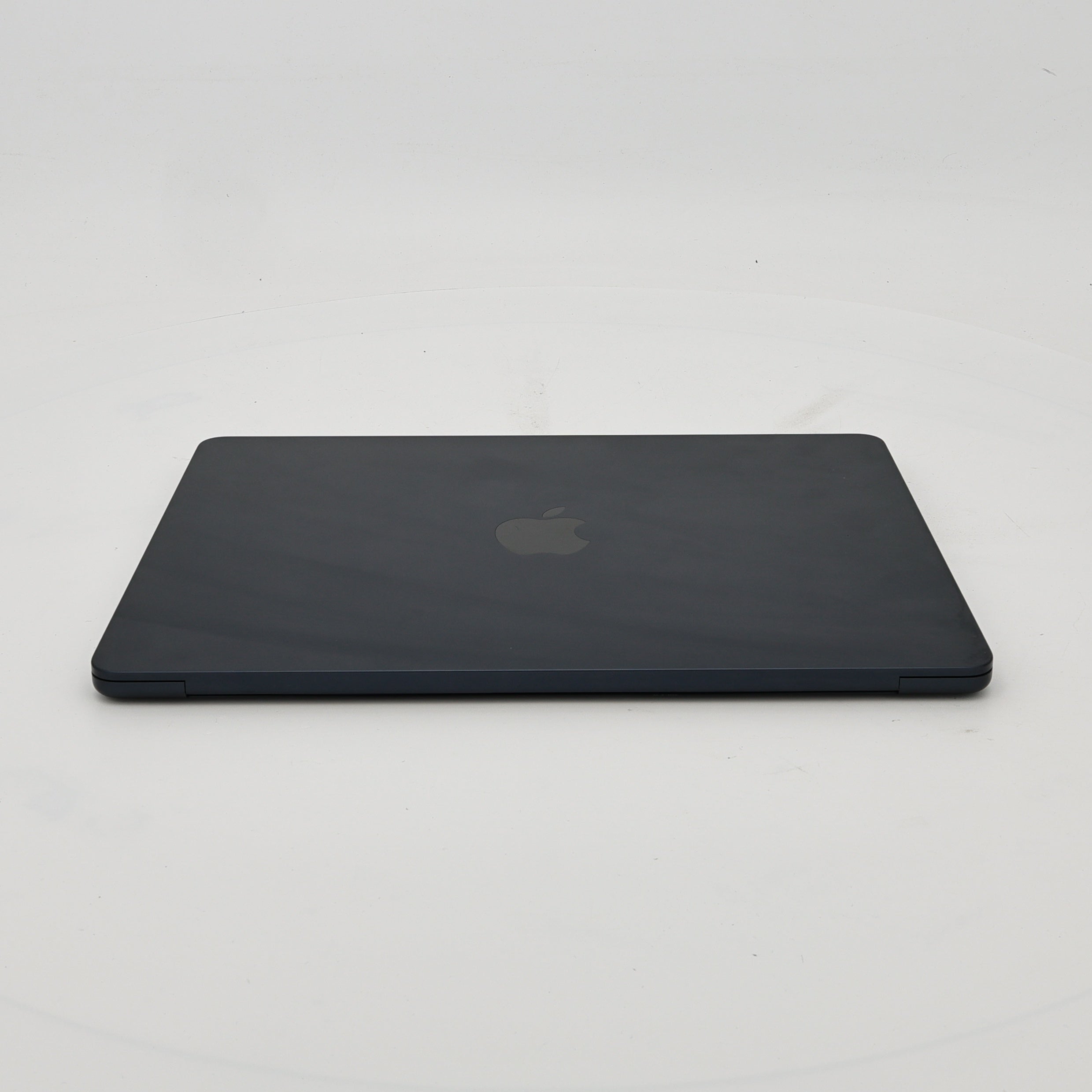 99新 Apple MacBook Air 22年 13寸 M2（8+8核） 8G RAM 256G SSD 午夜色