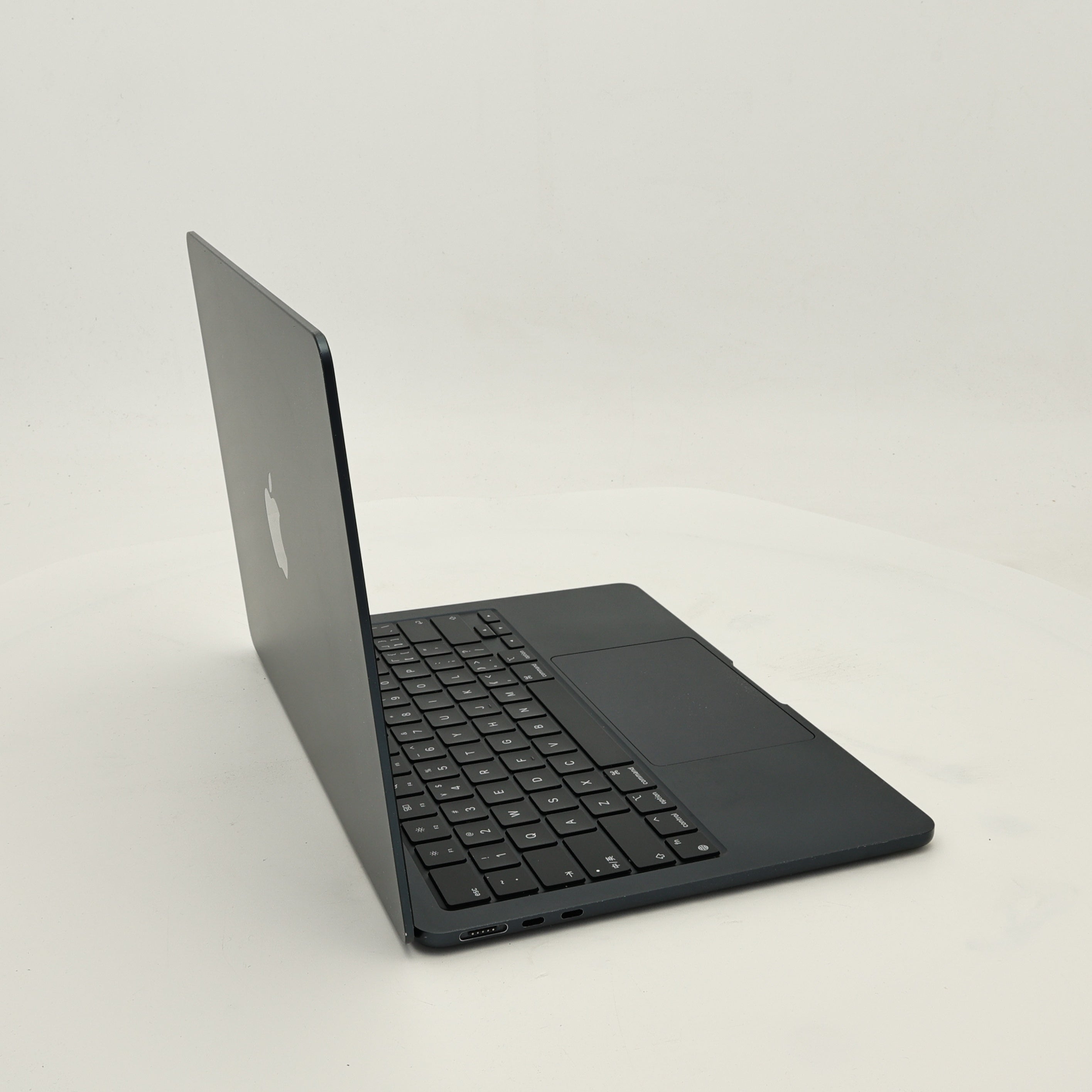 95新 Apple MacBook Air 22年 13寸 M2（8+8核） 16G RAM 256G SSD 午夜色
