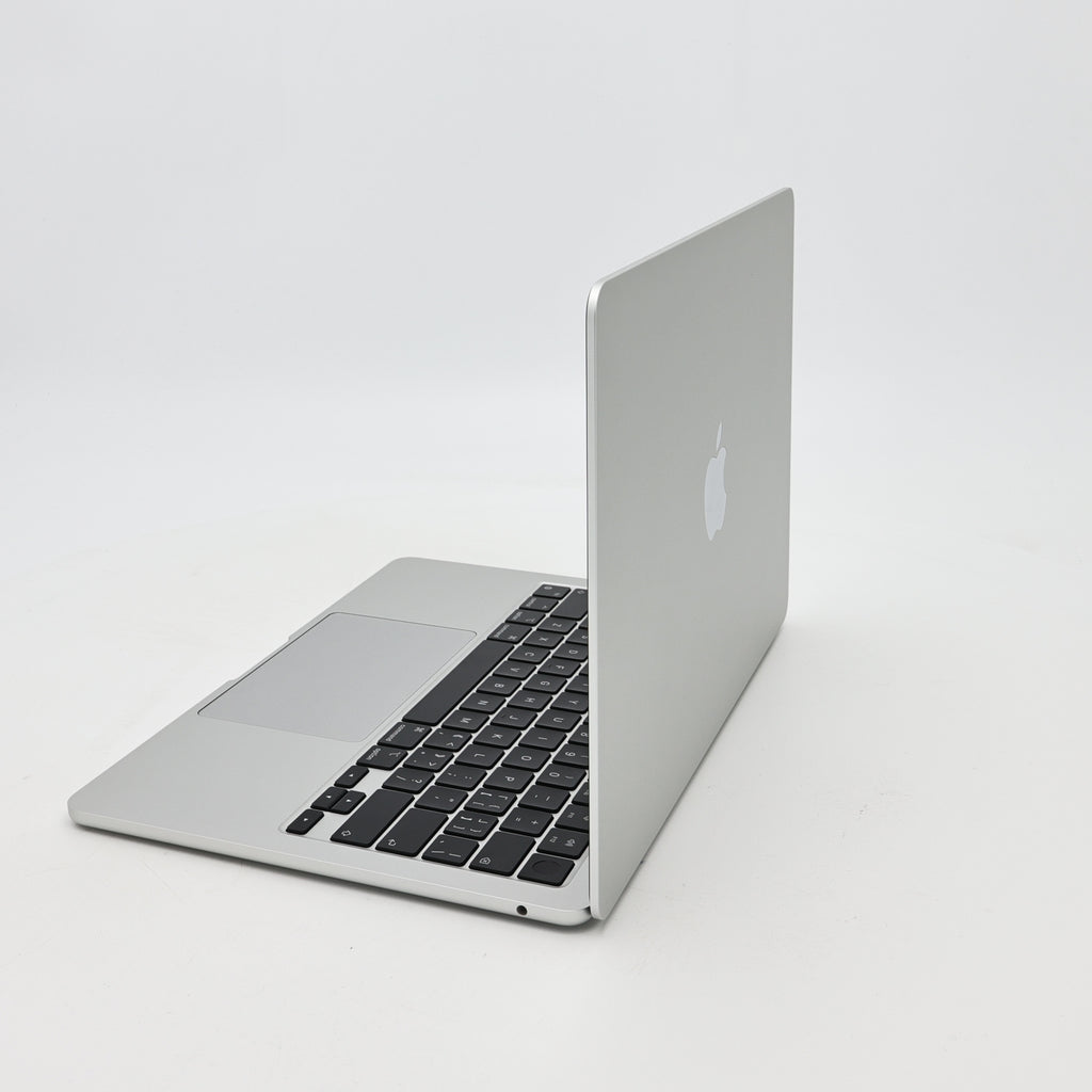 95新 Apple MacBook Air 22年 13寸 M2（8+8核） 8G RAM 256G SSD 銀色