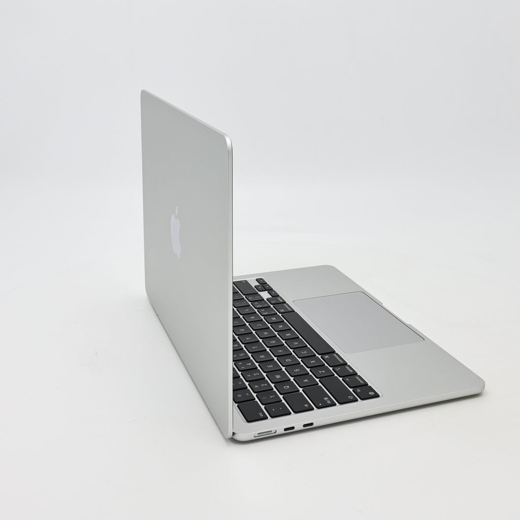 95新 Apple MacBook Air 22年 13寸 M2（8+8核） 8G RAM 256G SSD 銀色