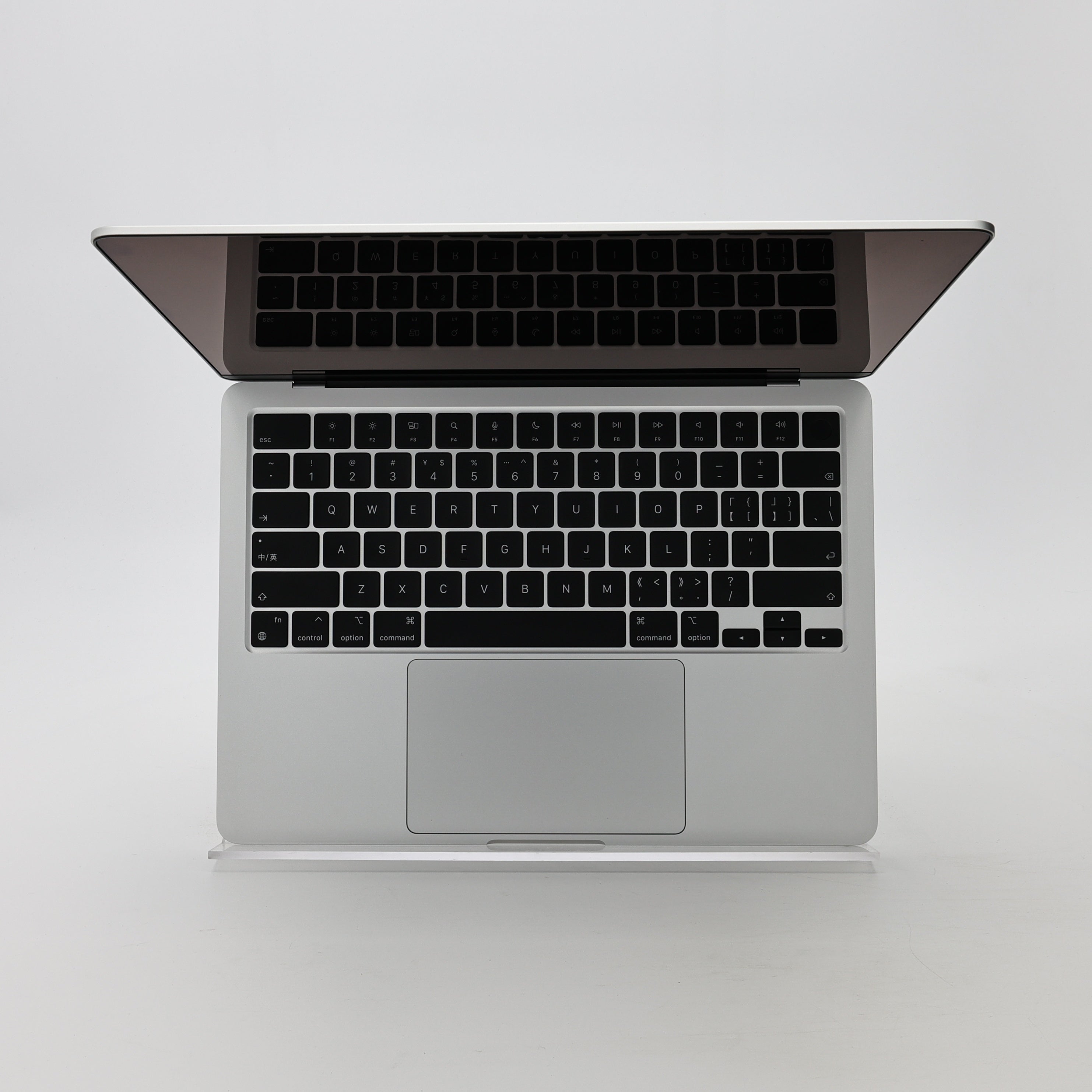 95新 Apple MacBook Air 22年 13寸 M2（8+8核） 8G RAM 256G SSD 銀色