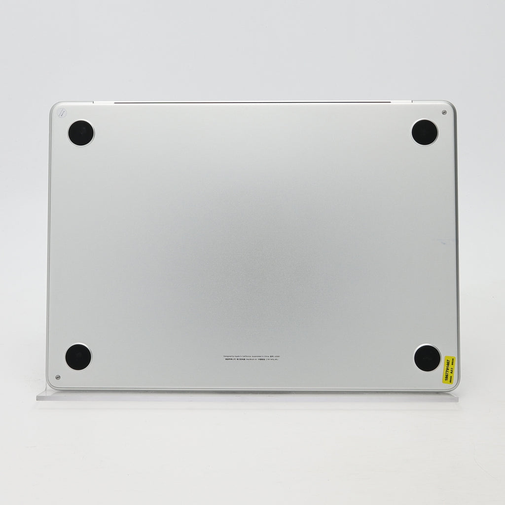 95新 Apple MacBook Air 22年 13寸 M2（8+8核） 8G RAM 256G SSD 銀色