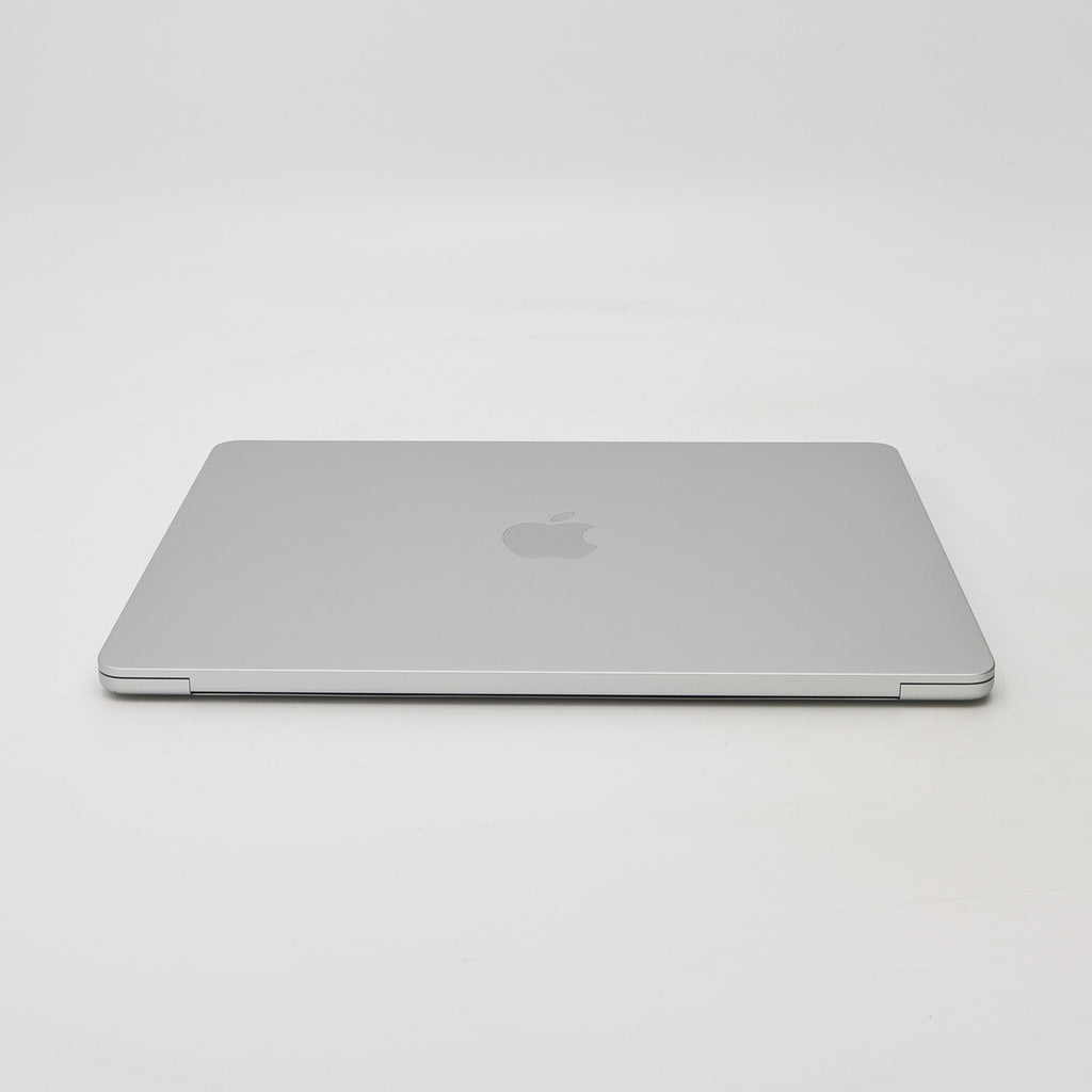 95新 Apple MacBook Air 22年 13寸 M2（8+8核） 8G RAM 256G SSD 銀色