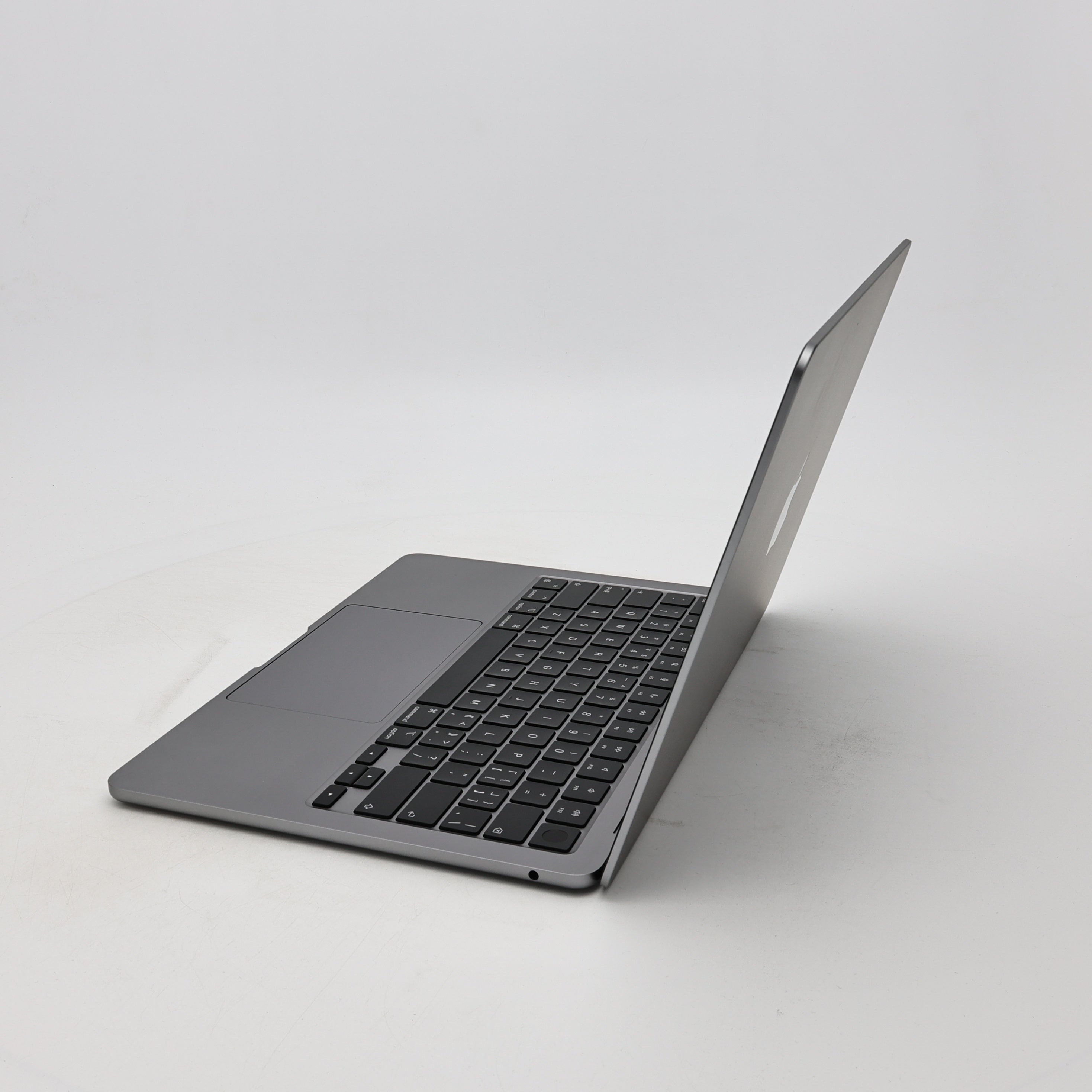 95新 Apple MacBook Air 22年 13寸 M2（8+8核） 8G RAM 256G SSD 深空灰色