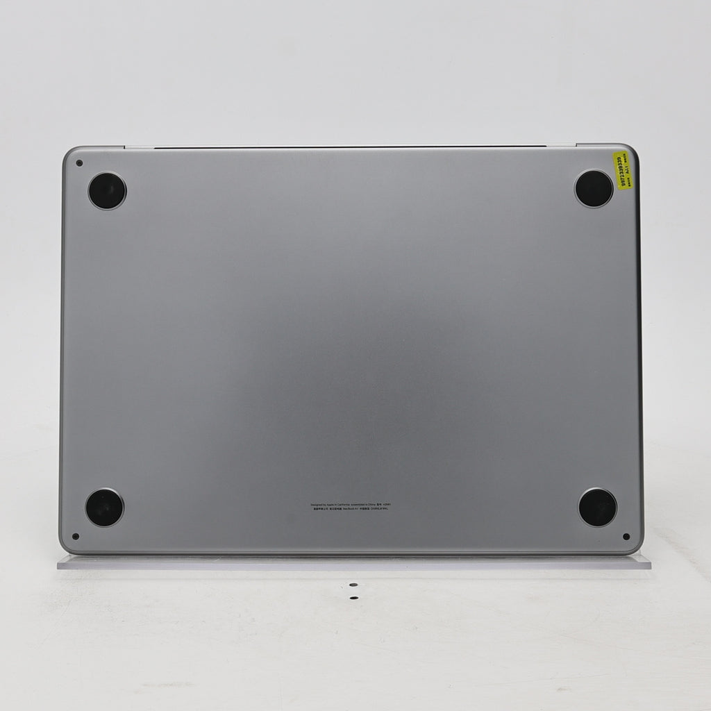 95新 Apple MacBook Air 22年 13寸 M2（8+8核） 8G RAM 256G SSD 深空灰色