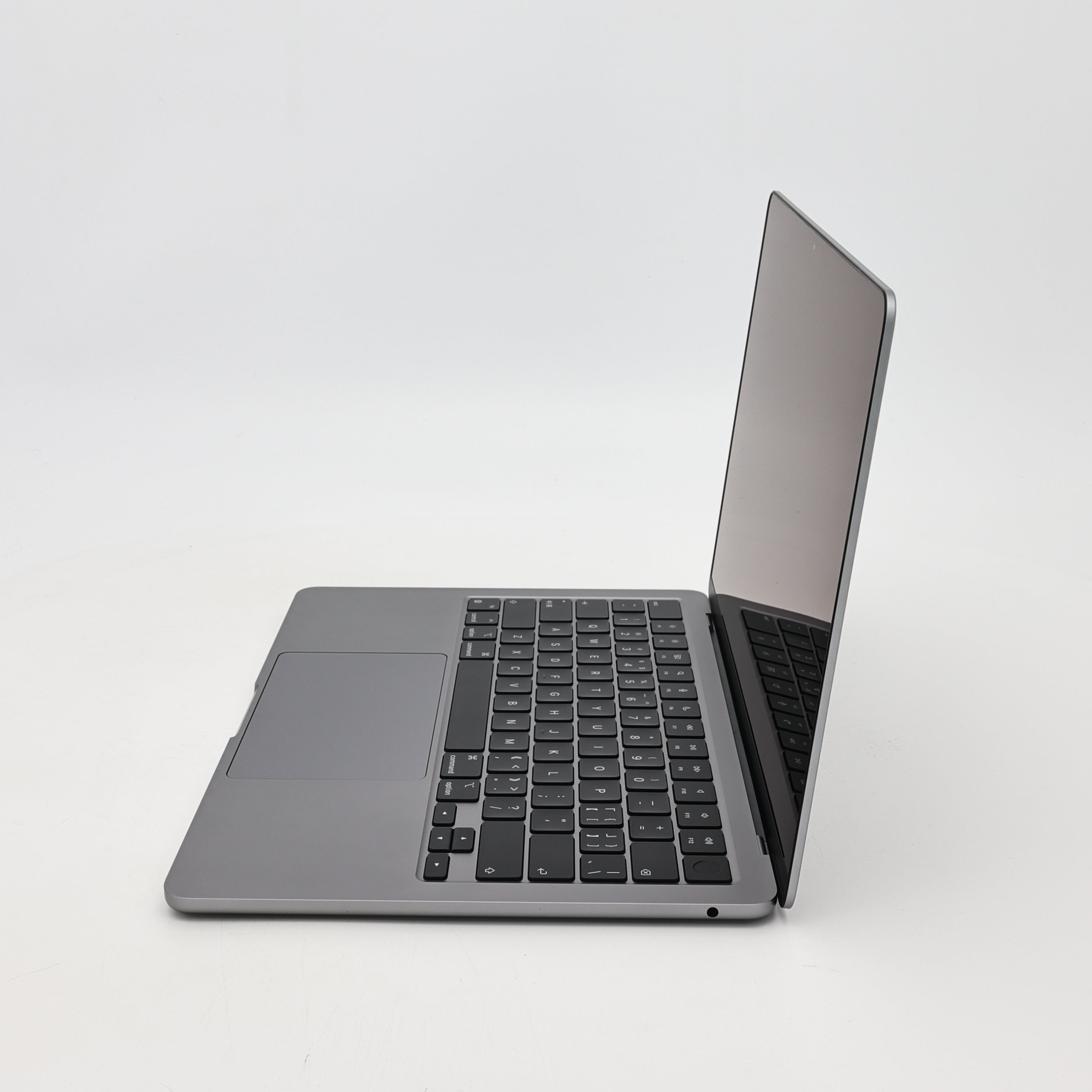 95新 Apple MacBook Air 22年 13寸 M2（8+8核） 8G RAM 256G SSD 深空灰色