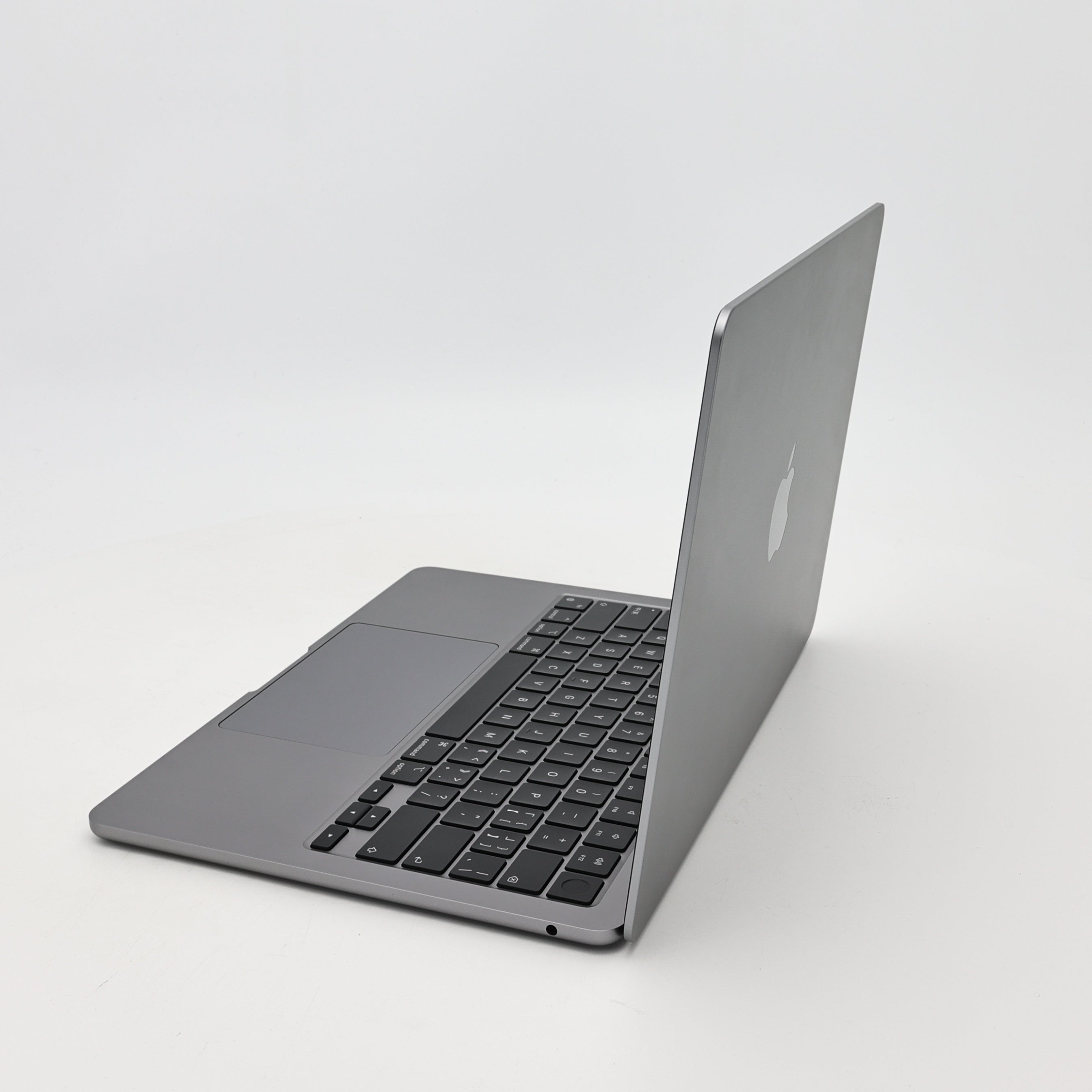 95新 Apple MacBook Air 22年 13寸 M2（8+8核） 8G RAM 256G SSD 深空灰色