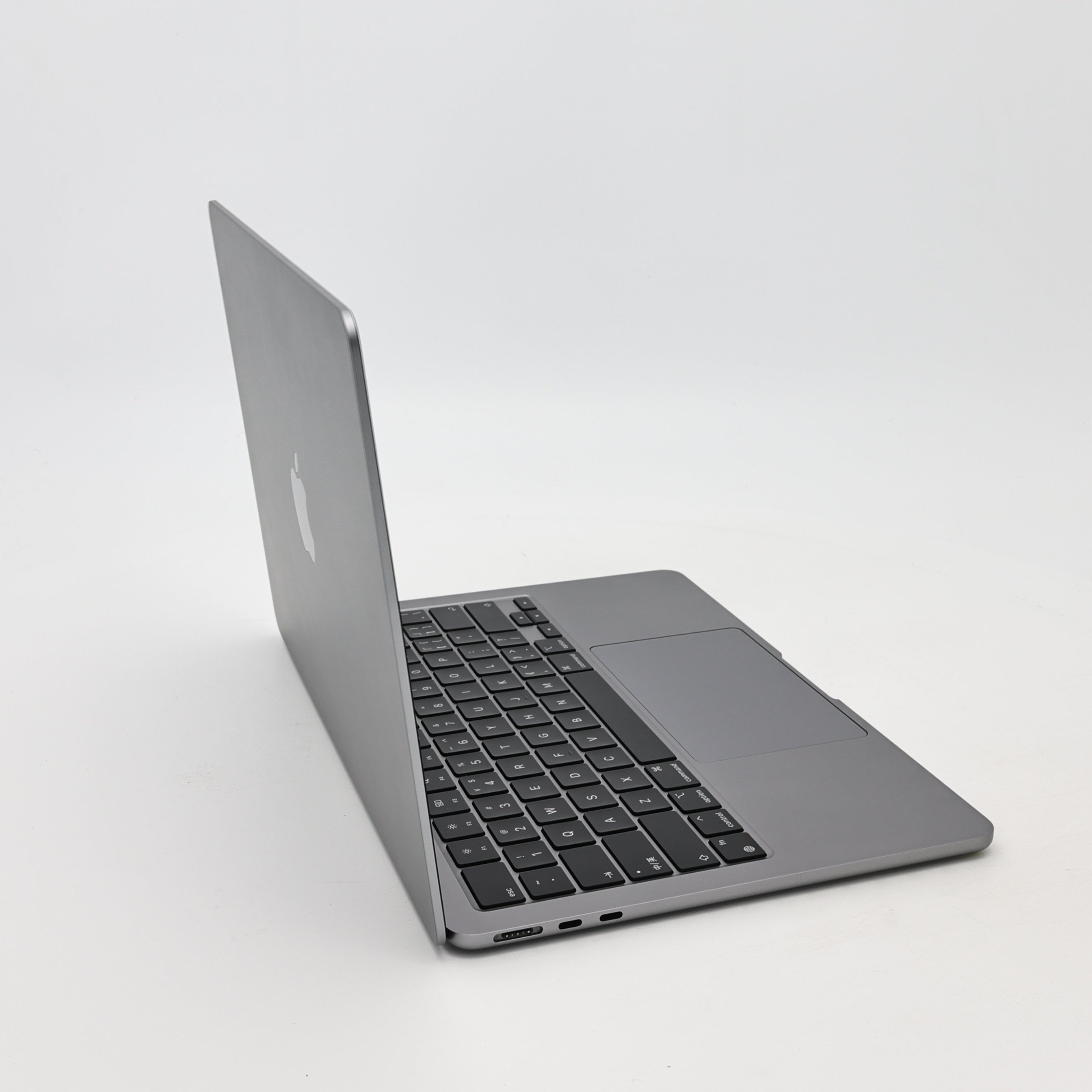 95新 Apple MacBook Air 22年 13寸 M2（8+8核） 8G RAM 256G SSD 深空灰色