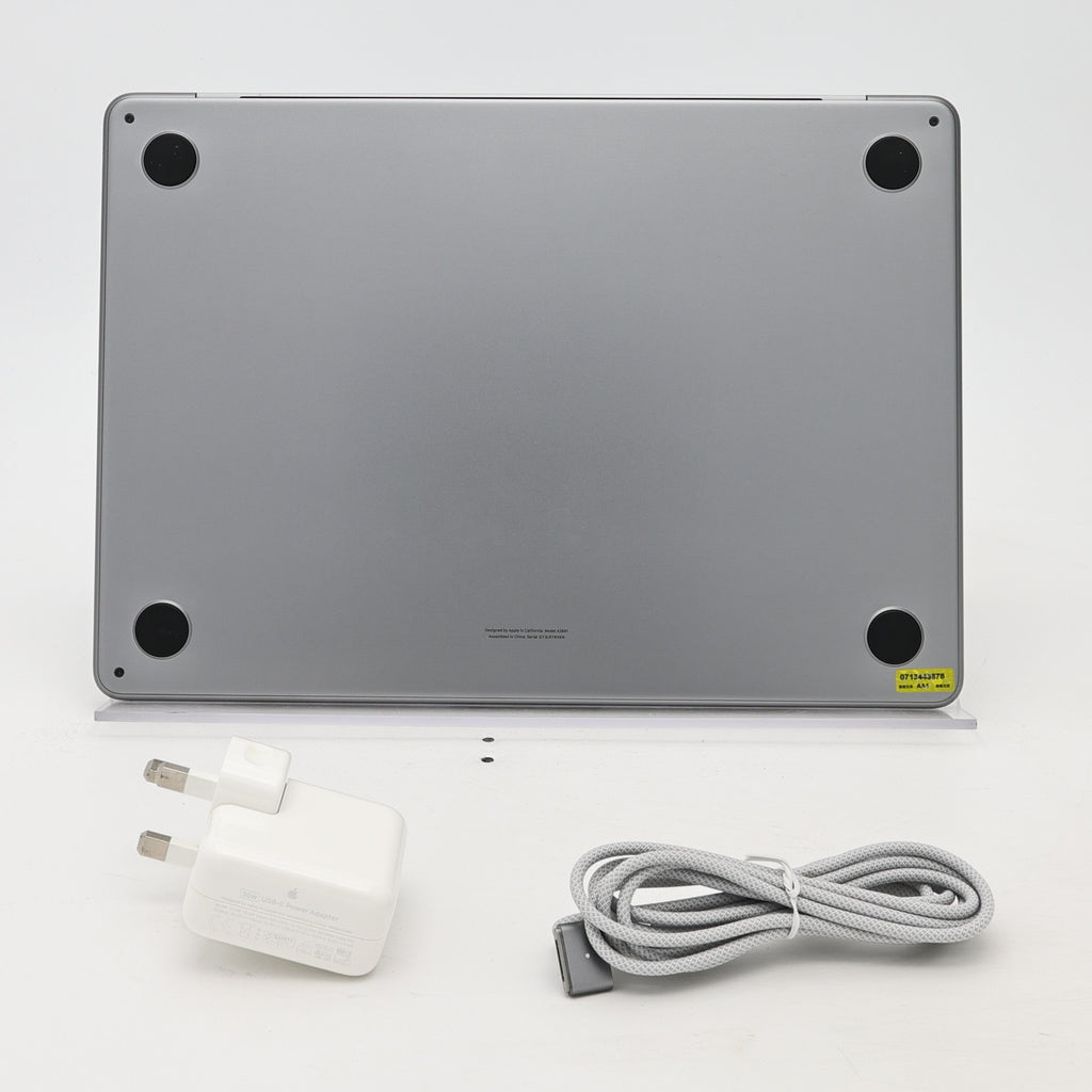 95新 Apple MacBook Air 22年 13寸 M2（8+8核） 8G RAM 256G SSD 深空灰色