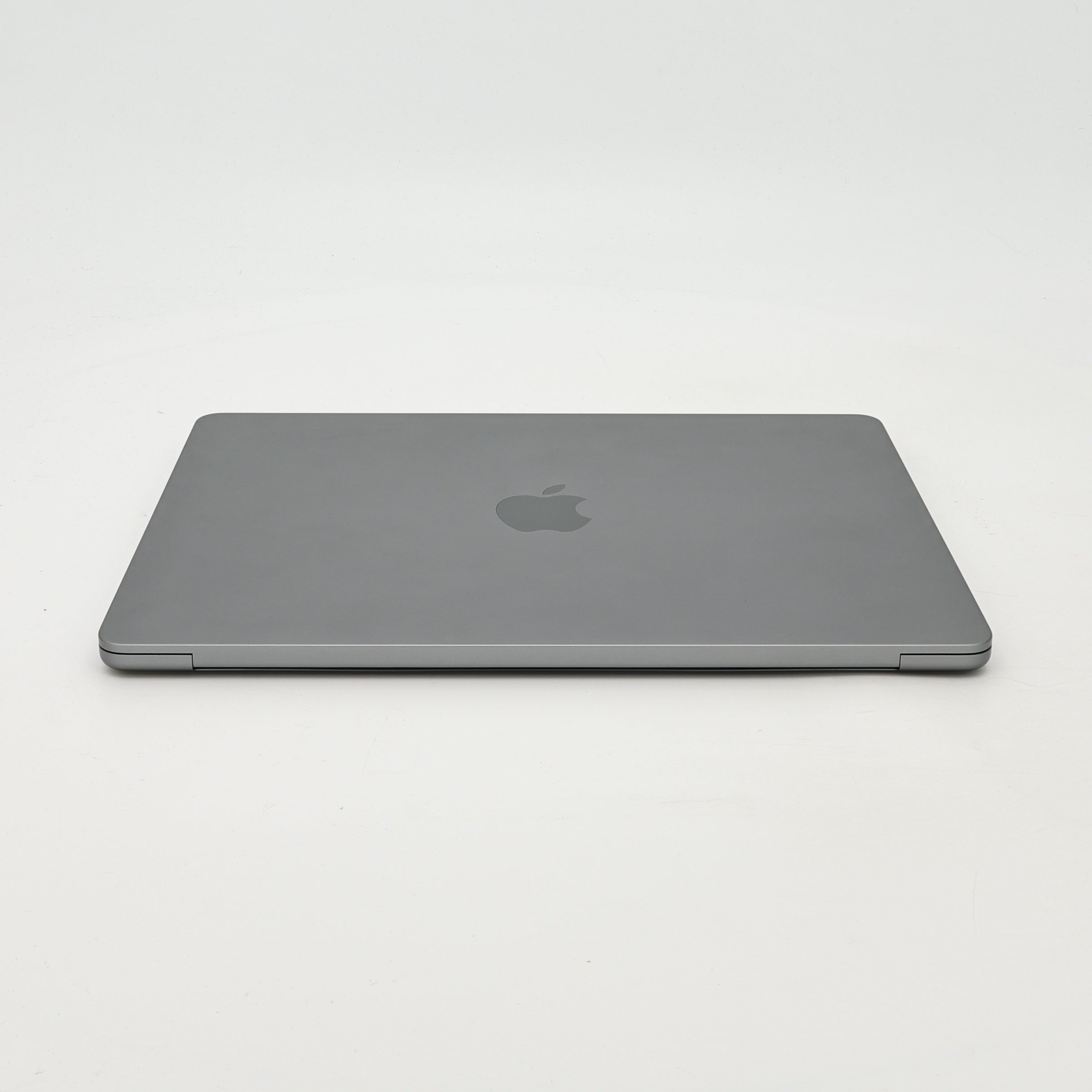 95新 Apple MacBook Air 22年 13寸 M2（8+8核） 8G RAM 256G SSD 深空灰色