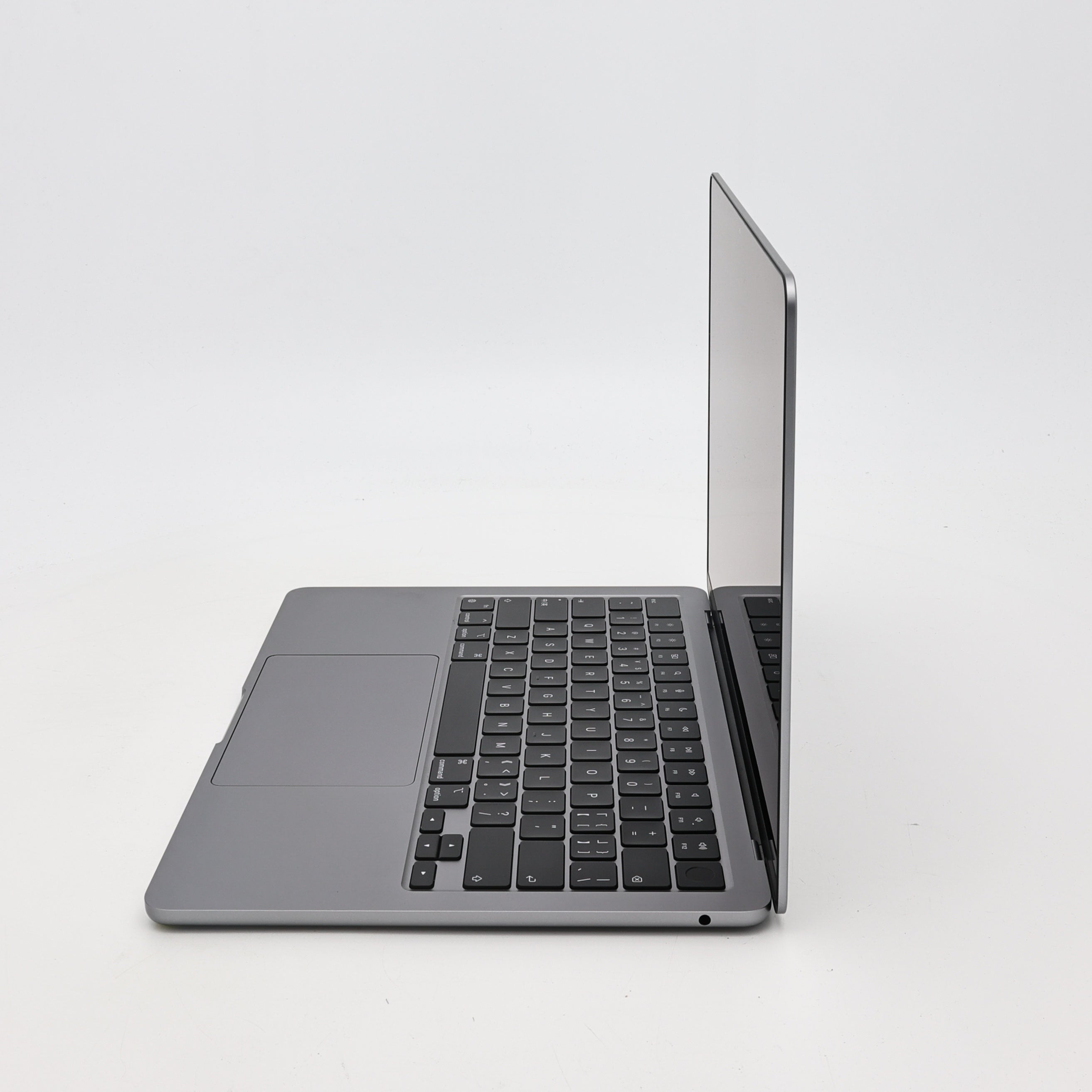 95新 Apple MacBook Air 22年 13寸 M2（8+8核） 8G RAM 256G SSD 深空灰色