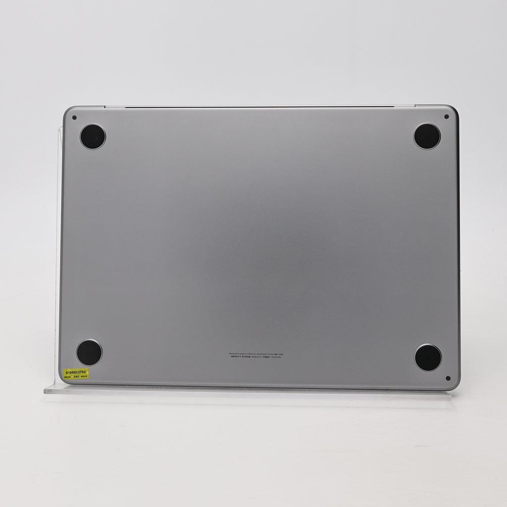 95新 Apple MacBook Air 22年 13寸 M2（8+8核） 8G RAM 256G SSD 深空灰色