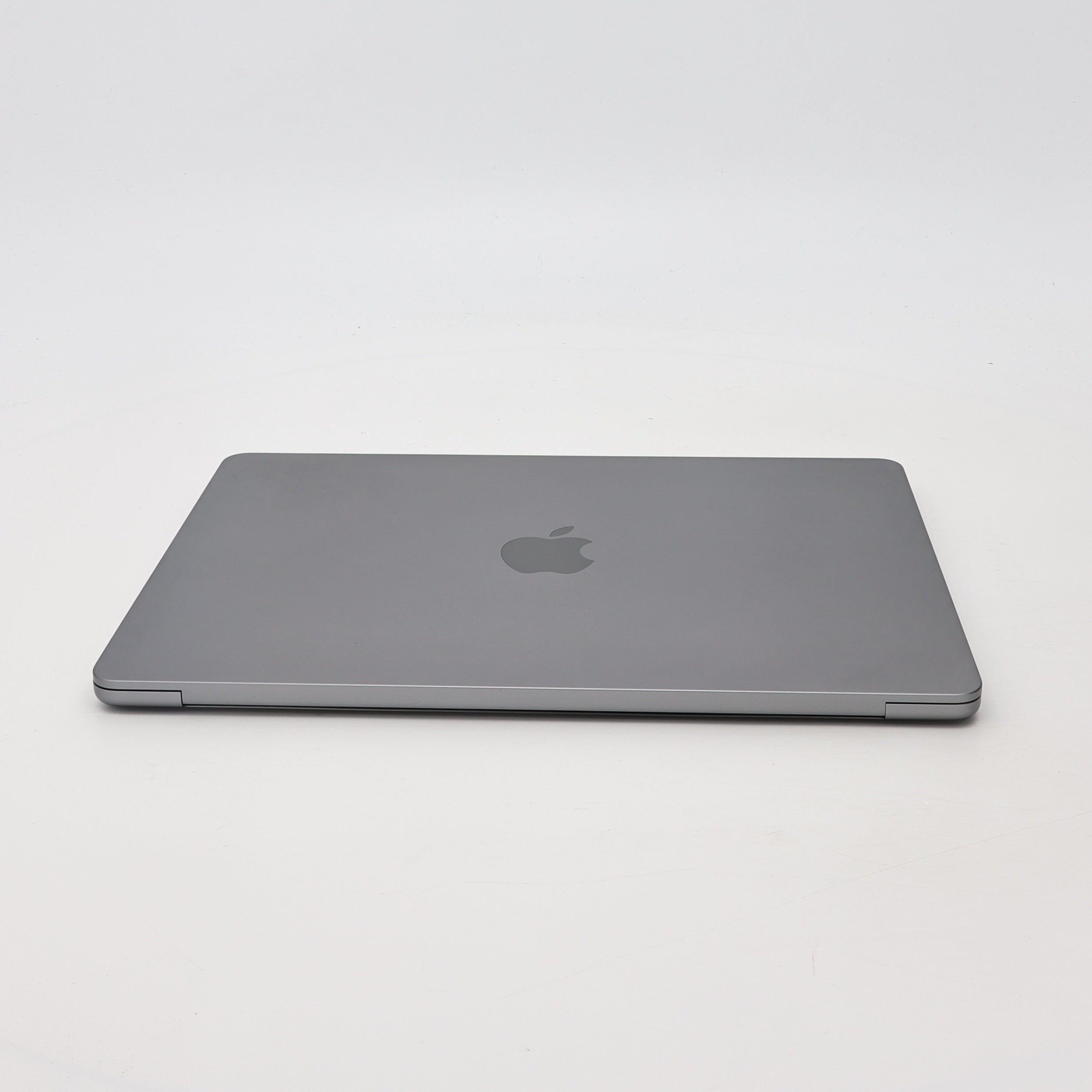 95新 Apple MacBook Air 22年 13寸 M2（8+8核） 8G RAM 256G SSD 深空灰色