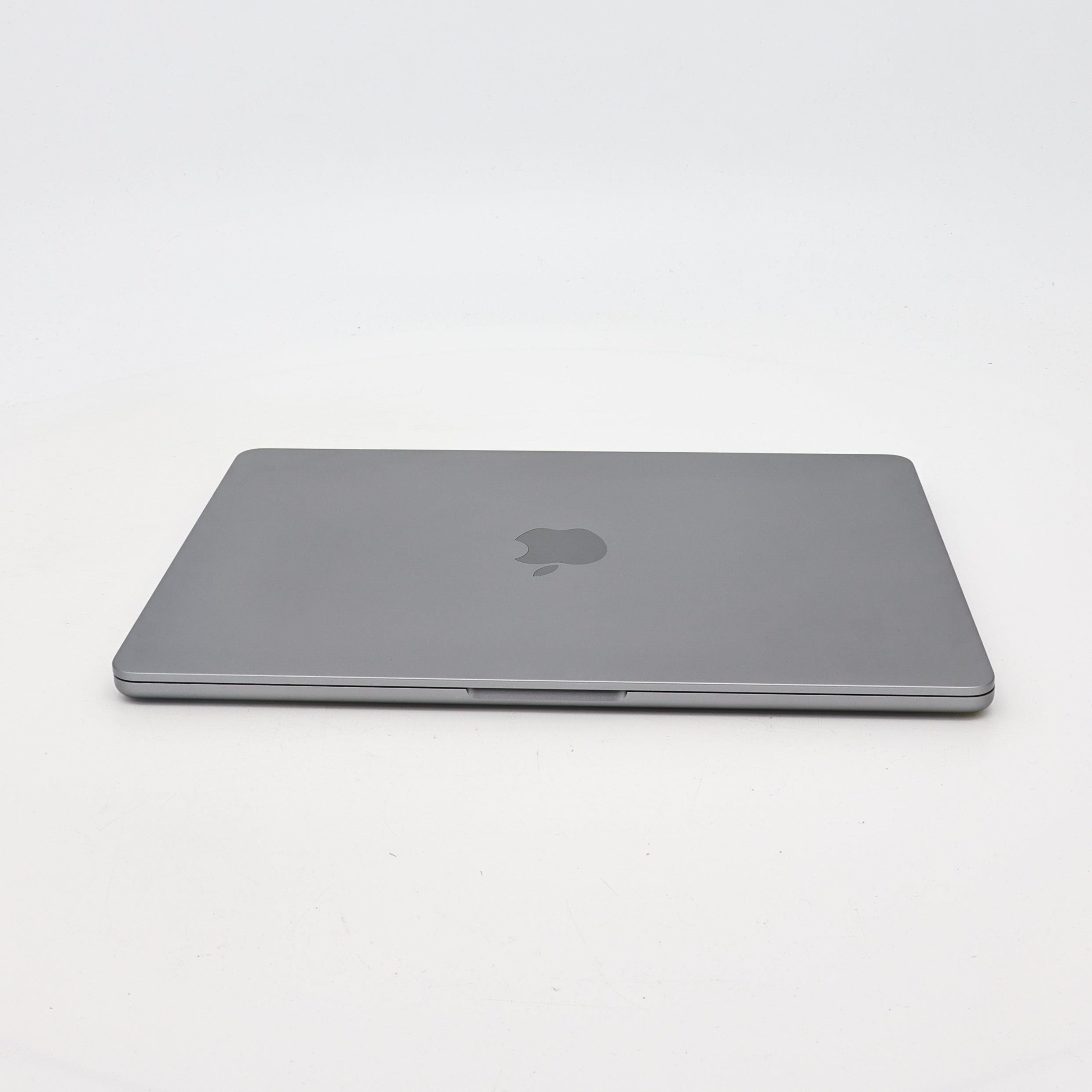 95新 Apple MacBook Air 22年 13寸 M2（8+8核） 8G RAM 256G SSD 深空灰色