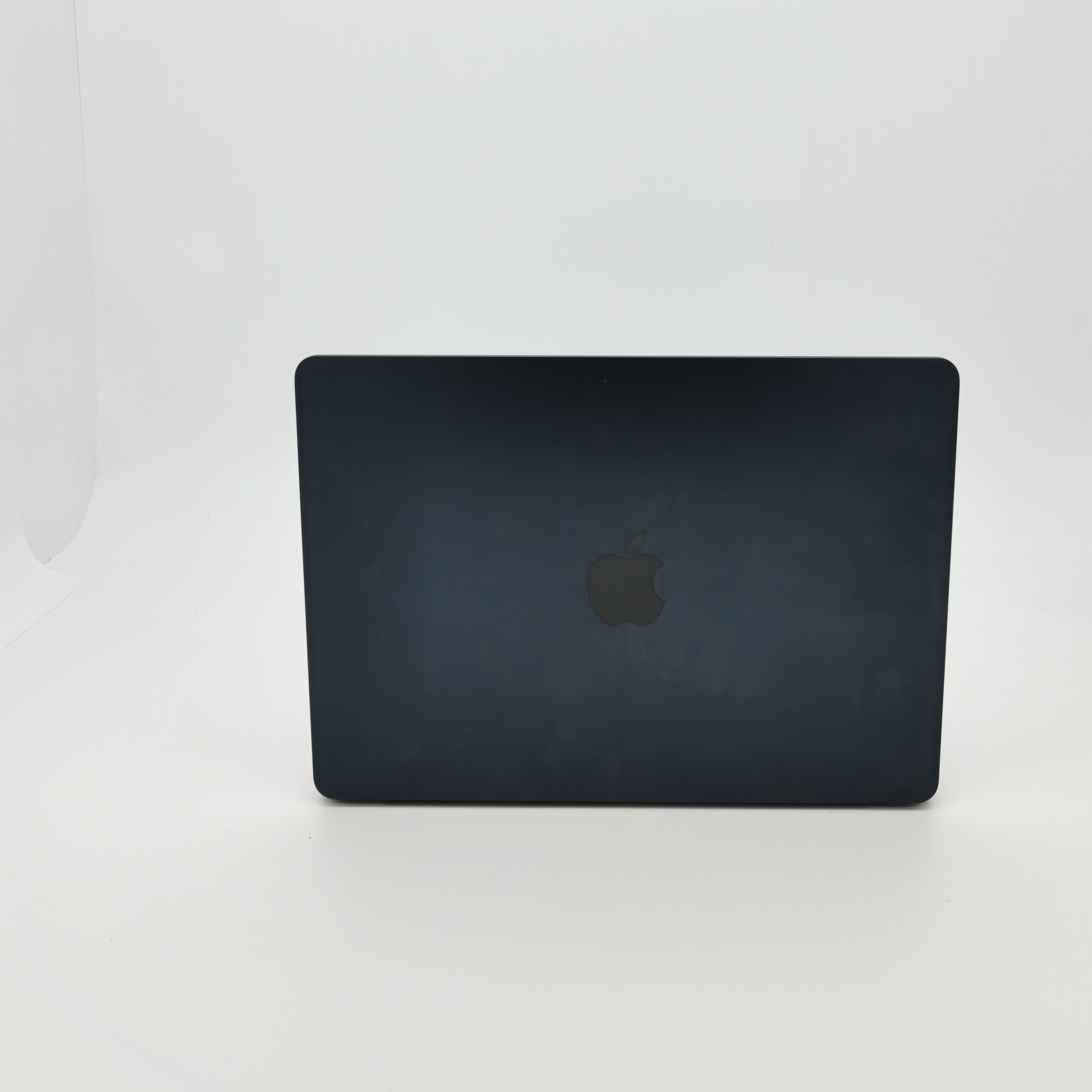 95新 Apple MacBook Air 22年 13寸 M2（8+8核） 8G RAM 256G SSD 午夜色