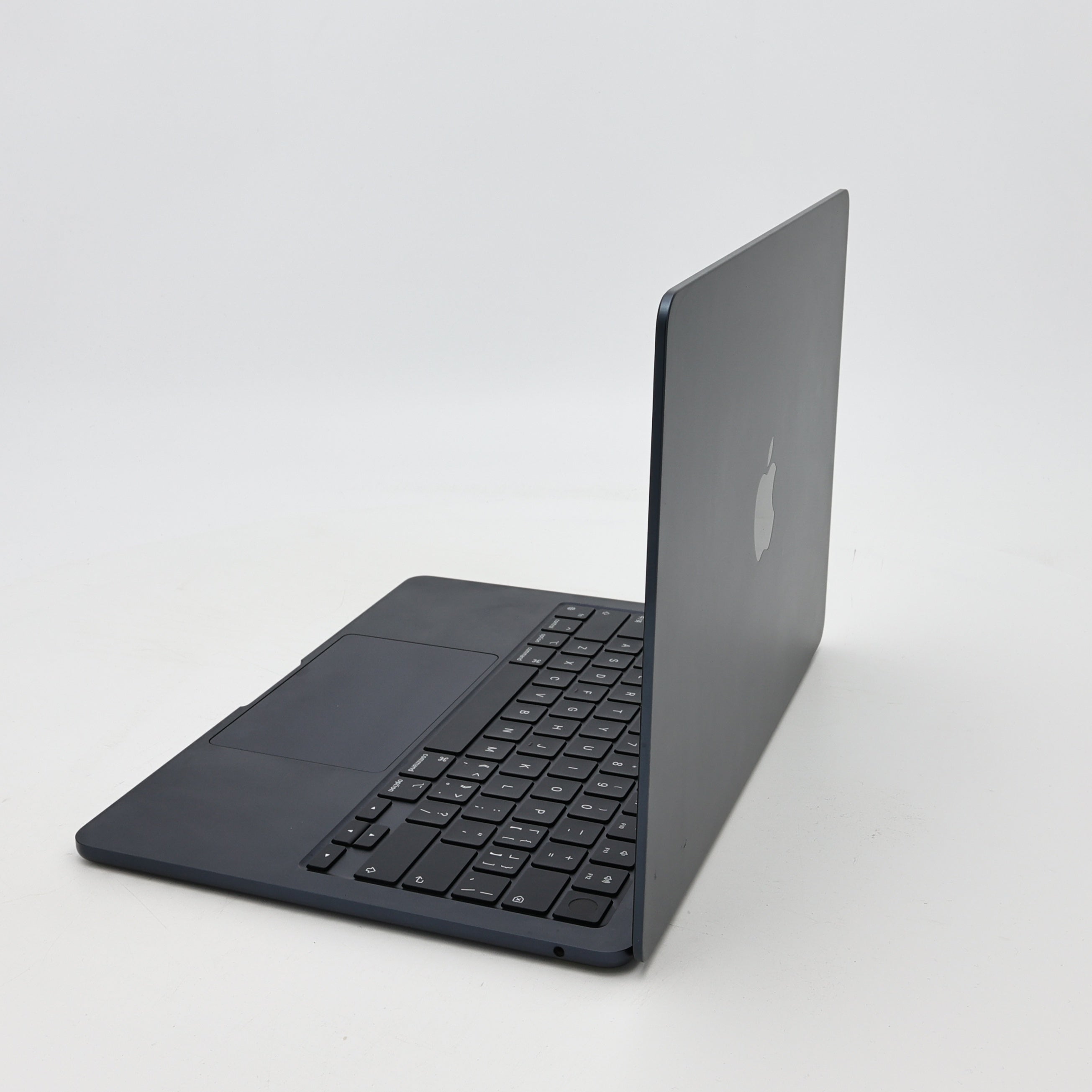 95新 Apple MacBook Air 22年 13寸 M2（8+8核） 8G RAM 256G SSD 午夜色