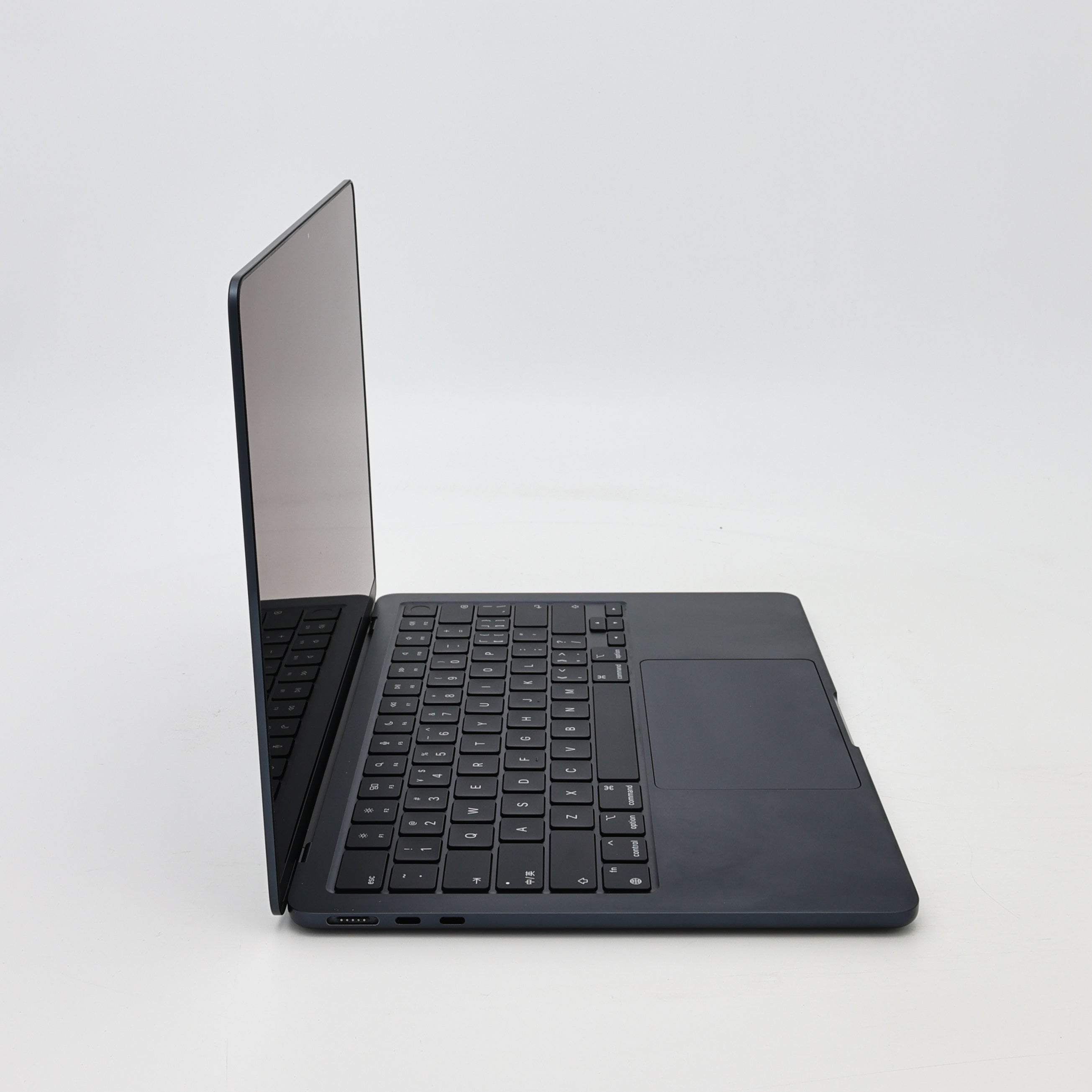 95新 Apple MacBook Air 22年 13寸 M2（8+8核） 8G RAM 256G SSD 午夜色