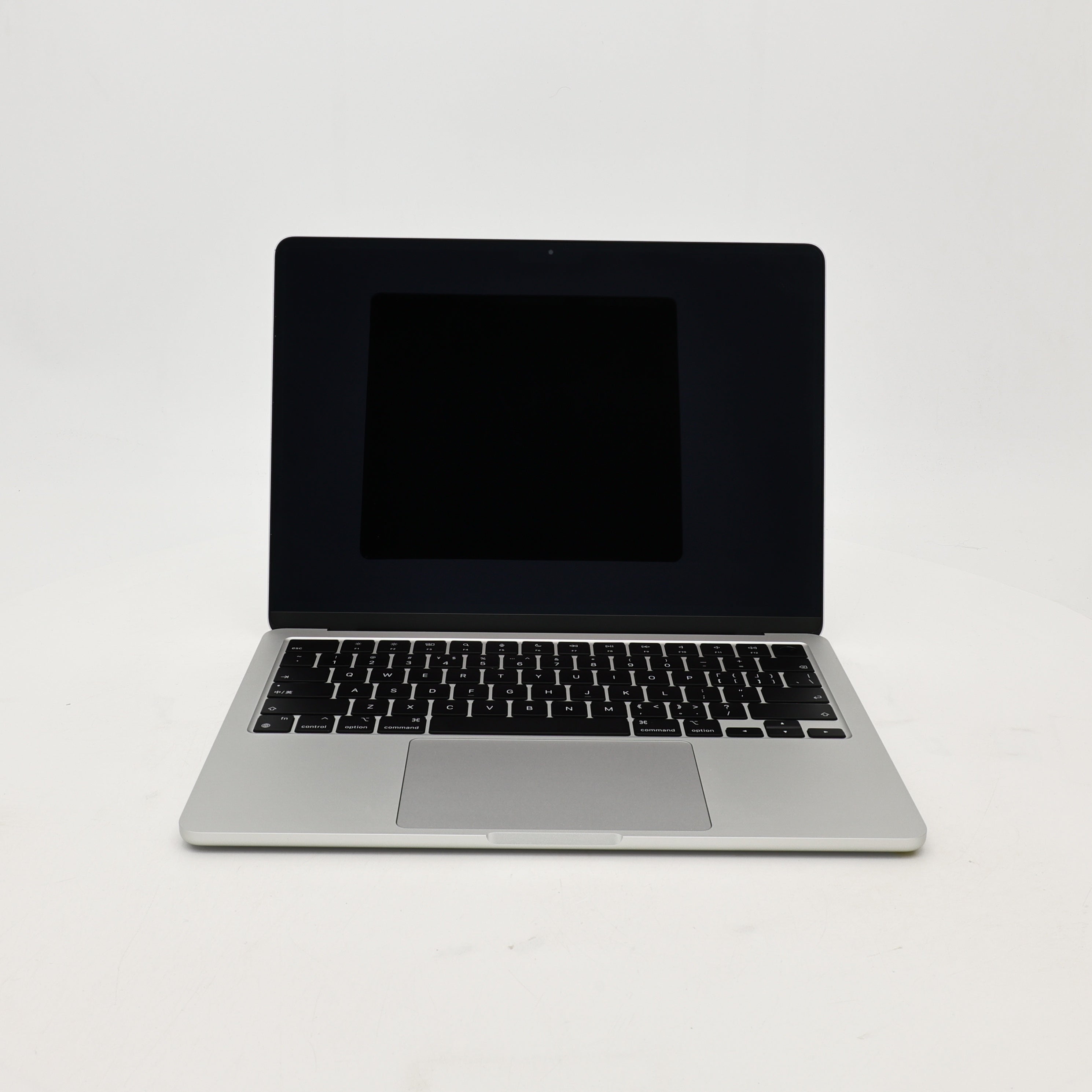 99新 Apple MacBook Air 22年 13寸 M2（8+8核） 8G RAM 256G SSD 銀色