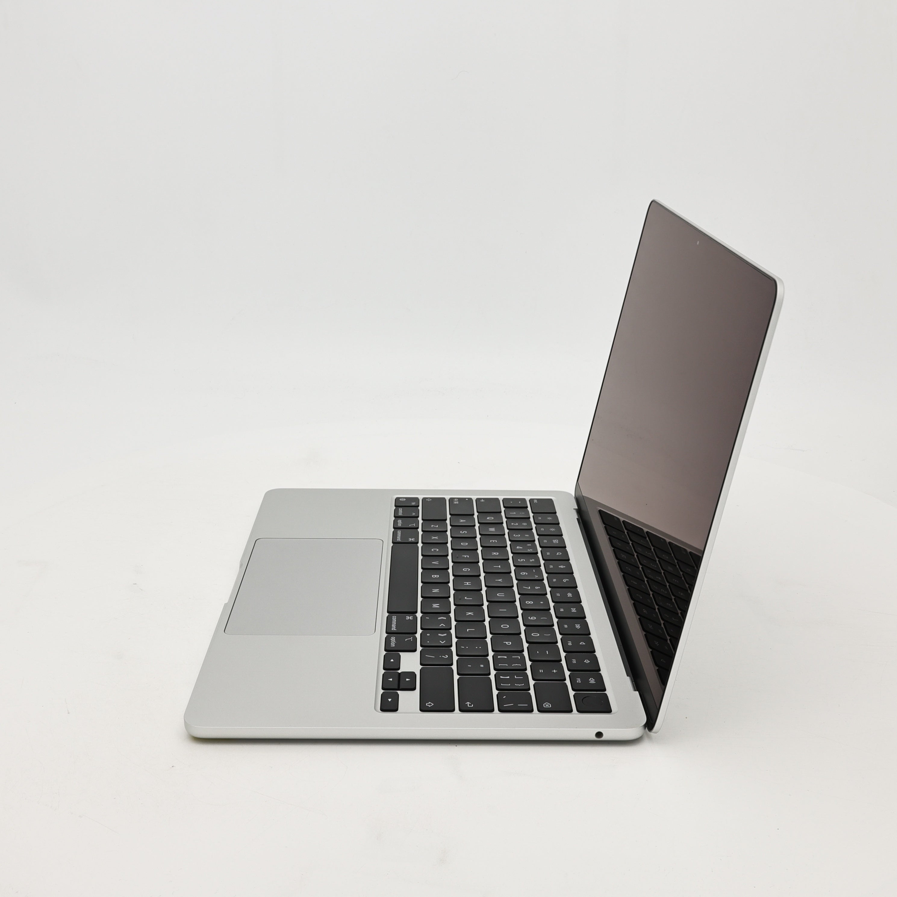 99新 Apple MacBook Air 22年 13寸 M2（8+8核） 8G RAM 256G SSD 銀色