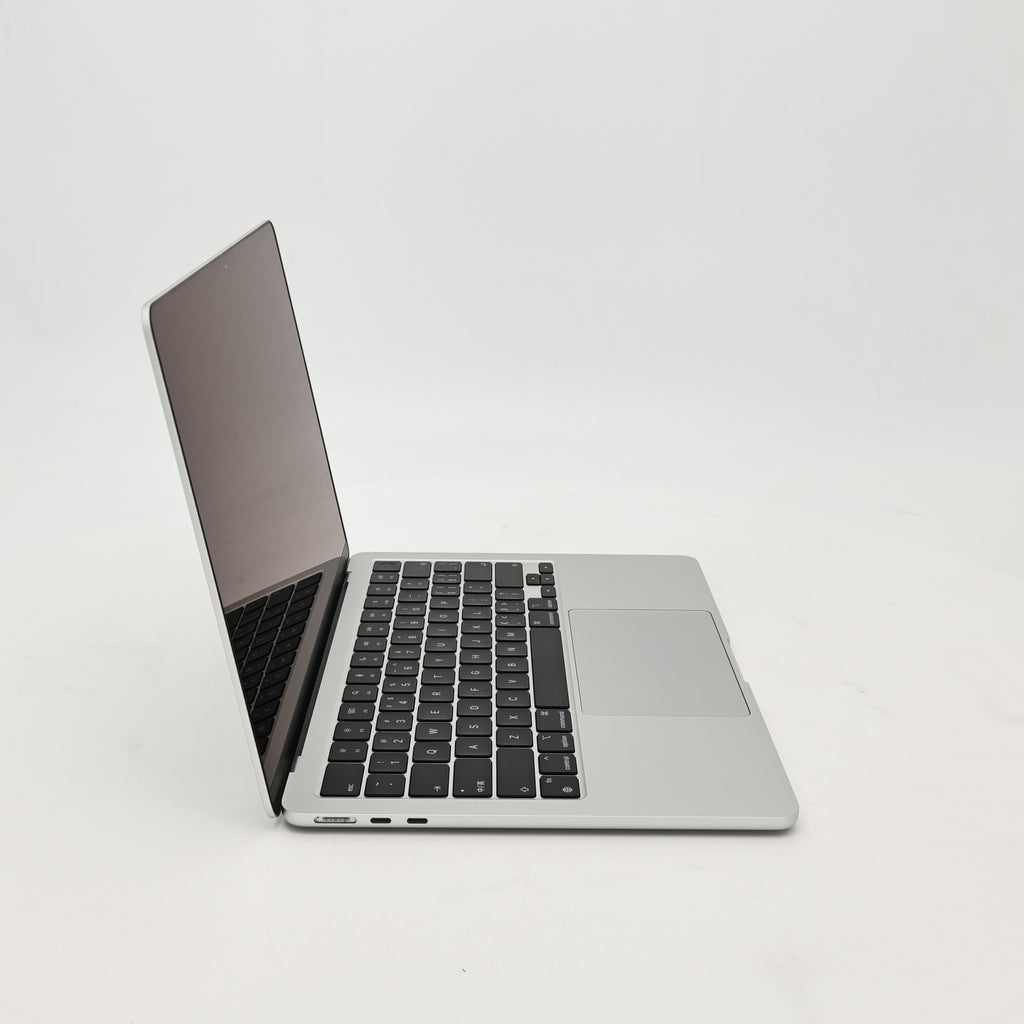 99新 Apple MacBook Air 22年 13寸 M2（8+8核） 8G RAM 256G SSD 銀色