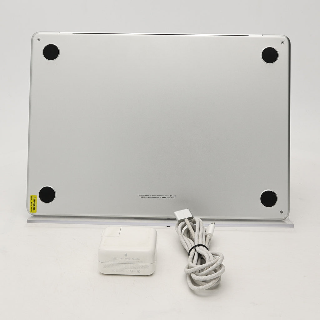 99新 Apple MacBook Air 22年 13寸 M2（8+8核） 8G RAM 256G SSD 銀色