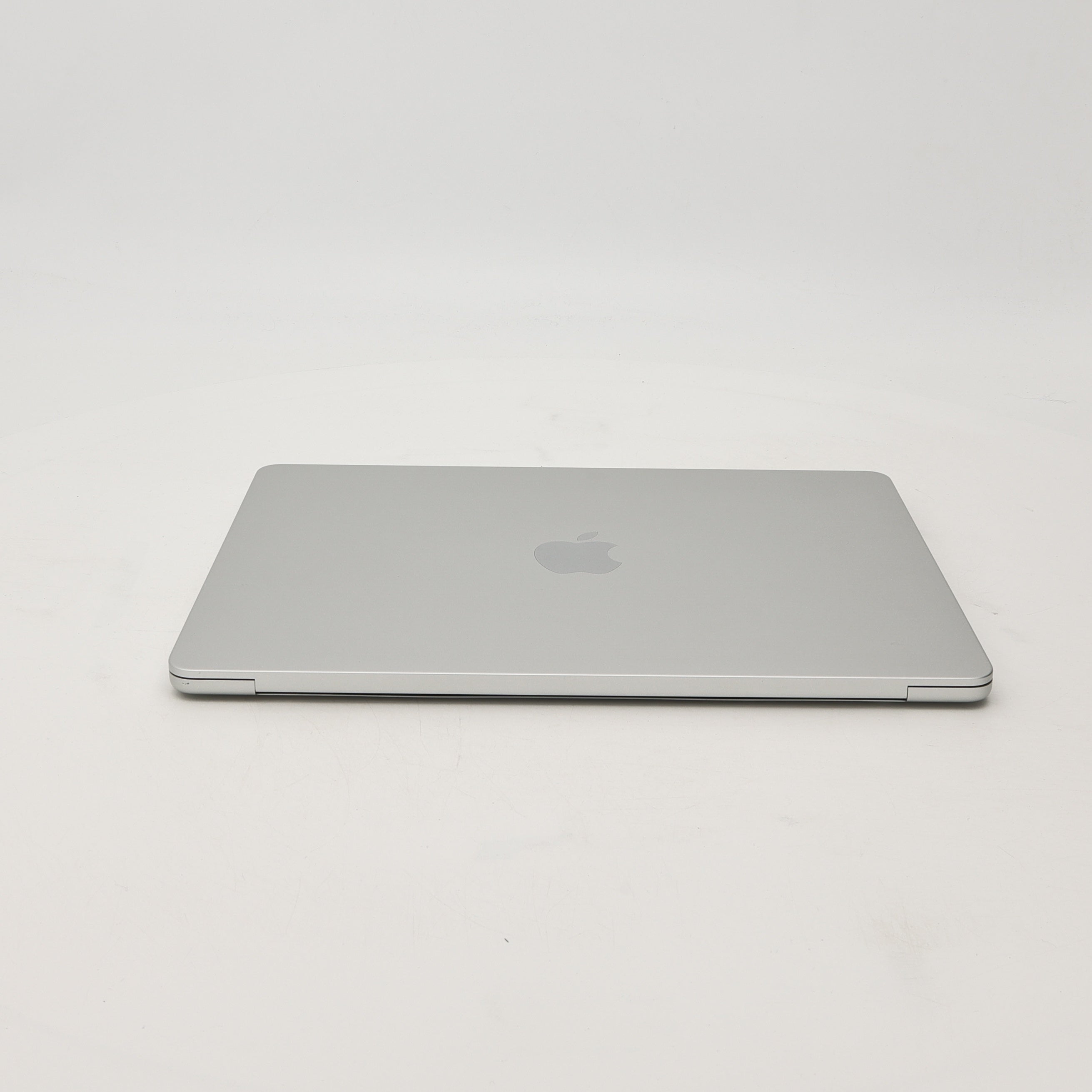 99新 Apple MacBook Air 22年 13寸 M2（8+8核） 8G RAM 256G SSD 銀色