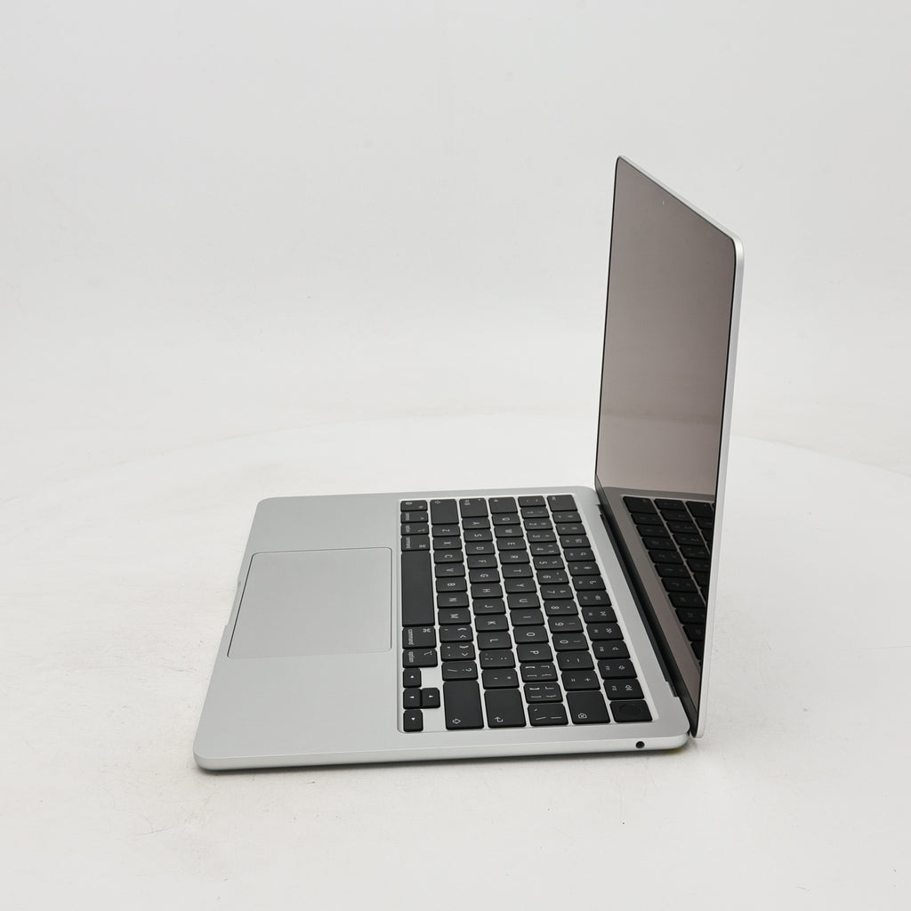 95新 Apple MacBook Air 24年 13寸 M3（8+8核） 8G RAM 256G SSD 銀色