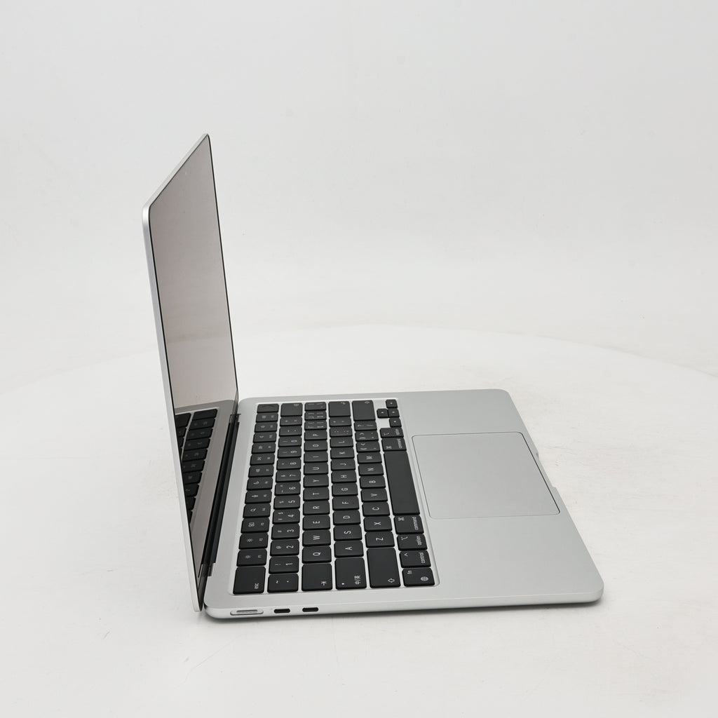 95新 Apple MacBook Air 24年 13寸 M3（8+8核） 8G RAM 256G SSD 銀色