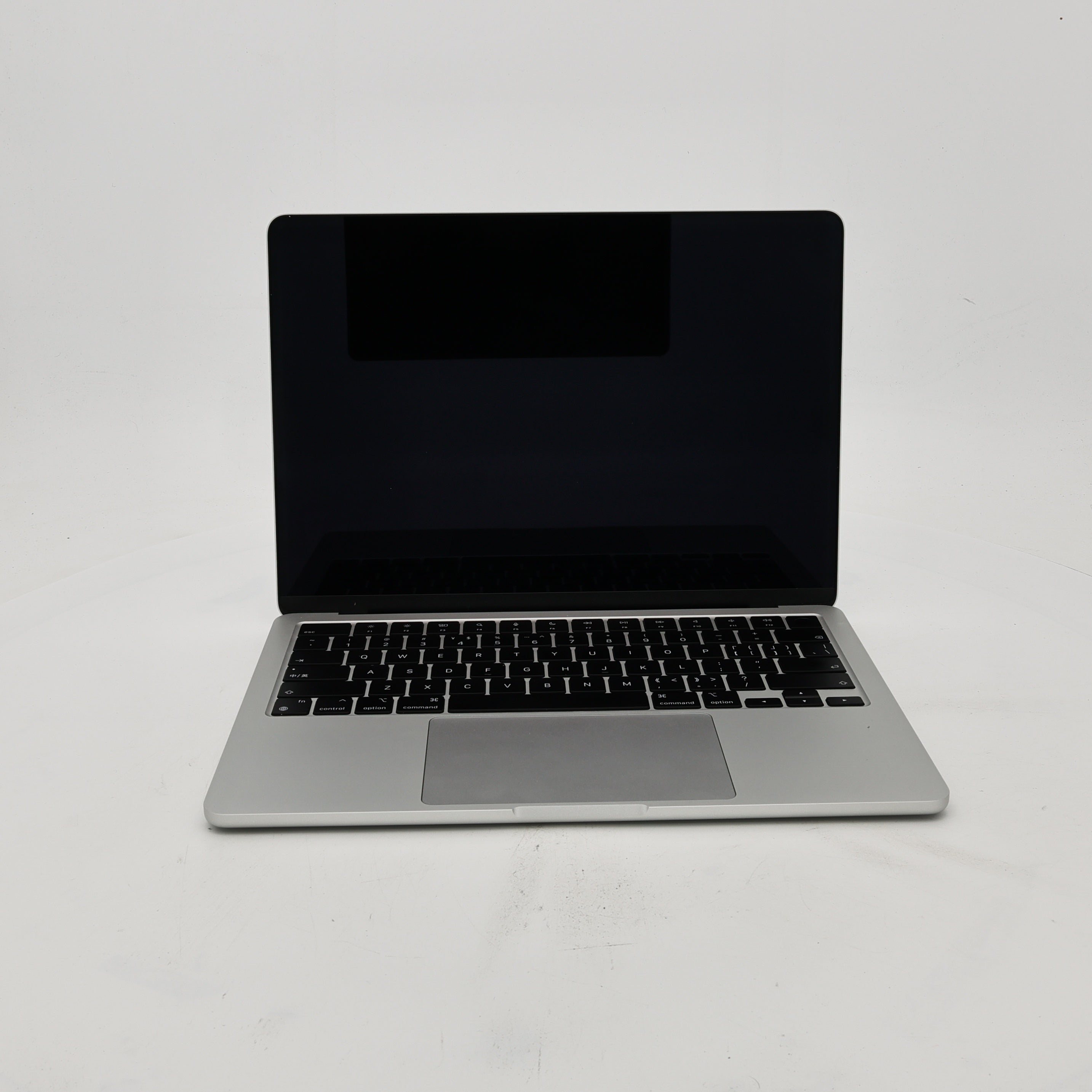 95新 Apple MacBook Air 22年 13寸 M2（8+8核） 8G RAM 256G SSD 銀色