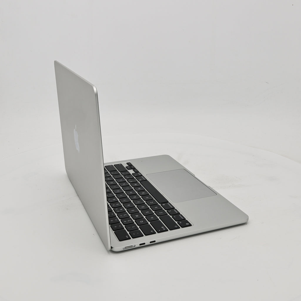 95新 Apple MacBook Air 22年 13寸 M2（8+8核） 8G RAM 256G SSD 銀色