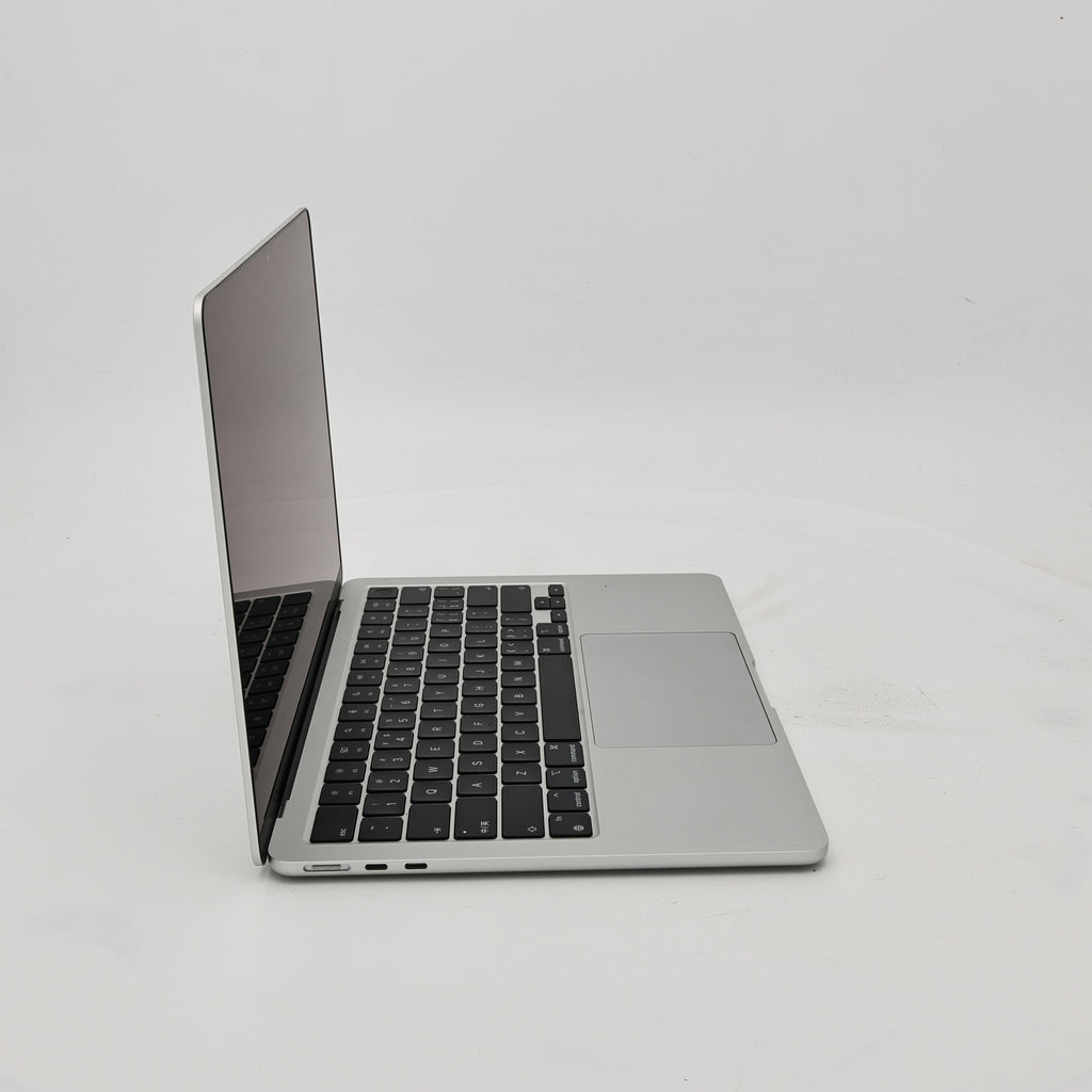 95新 Apple MacBook Air 22年 13寸 M2（8+8核） 8G RAM 256G SSD 銀色