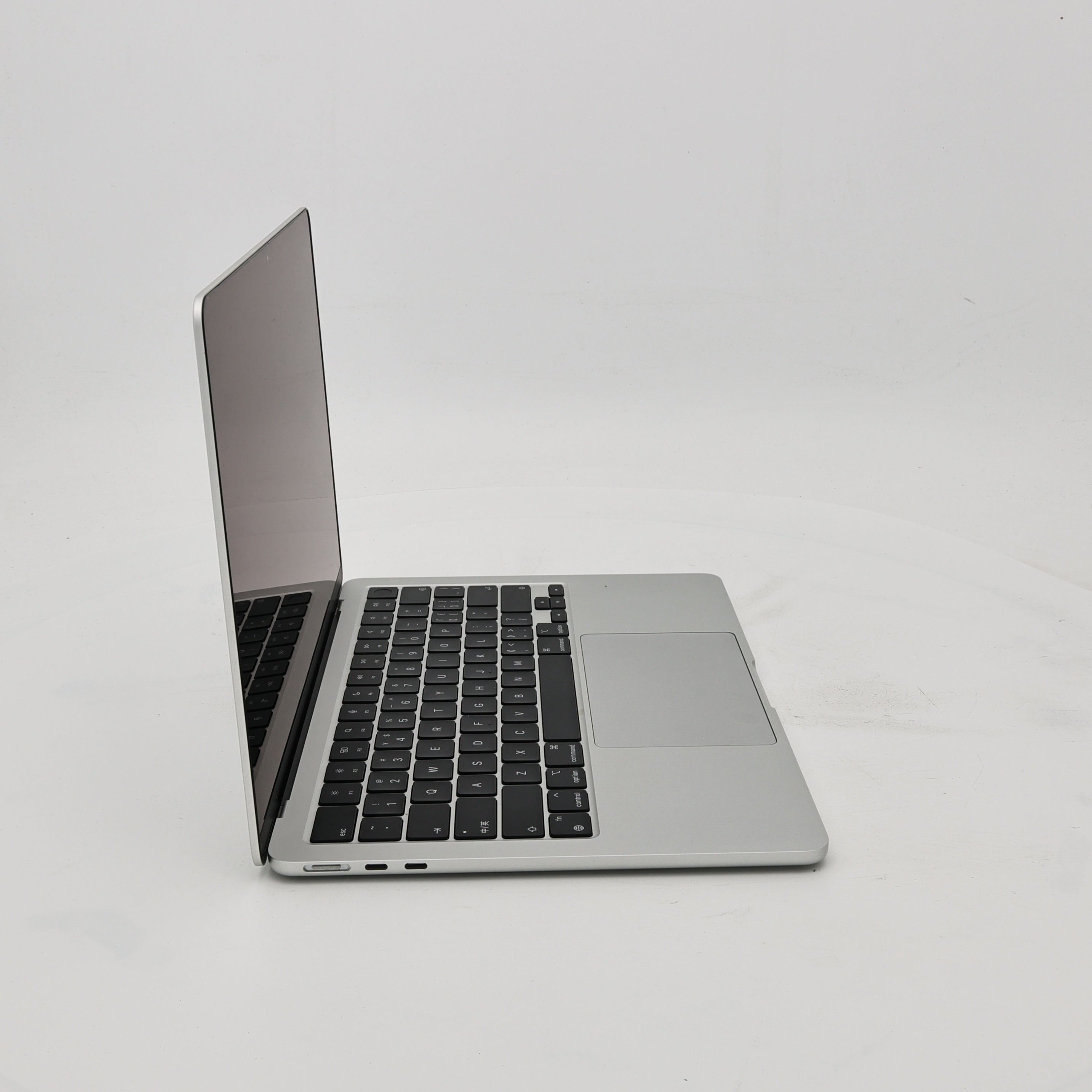 95新 Apple MacBook Air 22年 13寸 M2（8+8核） 8G RAM 256G SSD 銀色