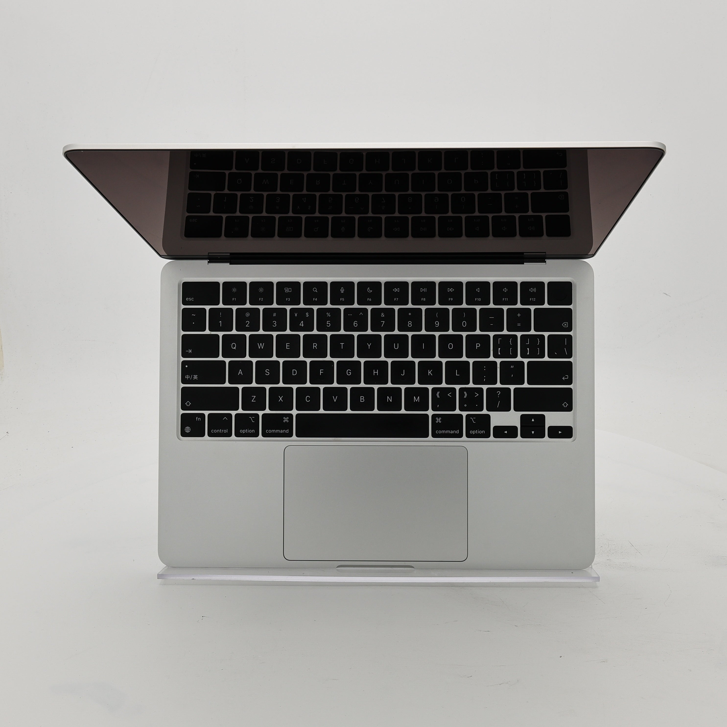 95新 Apple MacBook Air 22年 13寸 M2（8+8核） 8G RAM 256G SSD 銀色
