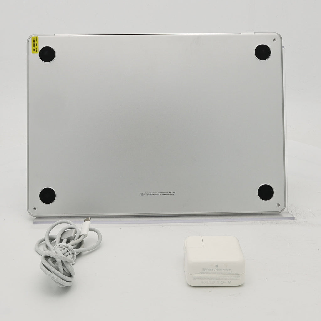 95新 Apple MacBook Air 22年 13寸 M2（8+8核） 8G RAM 256G SSD 銀色