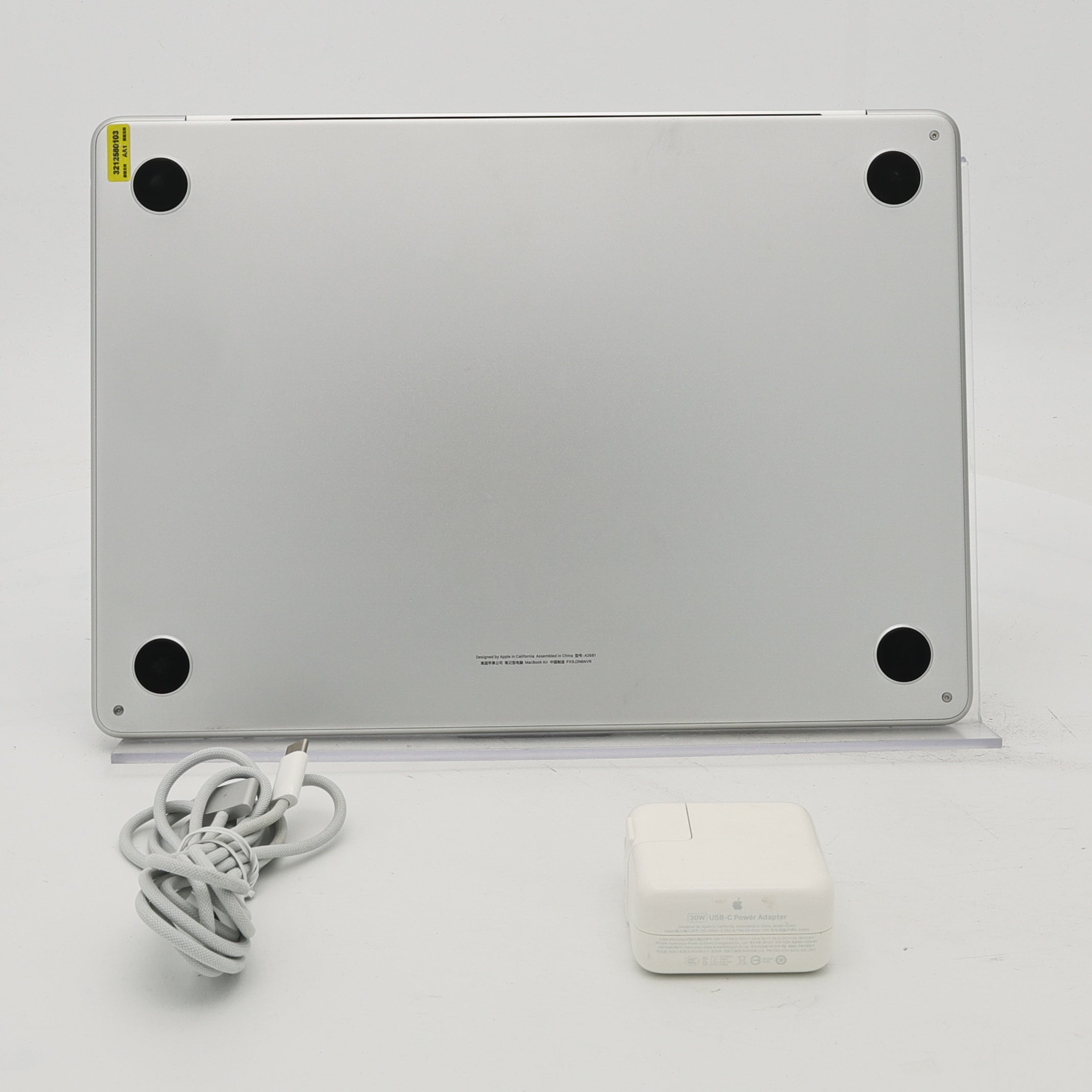 95新 Apple MacBook Air 22年 13寸 M2（8+8核） 8G RAM 256G SSD 銀色