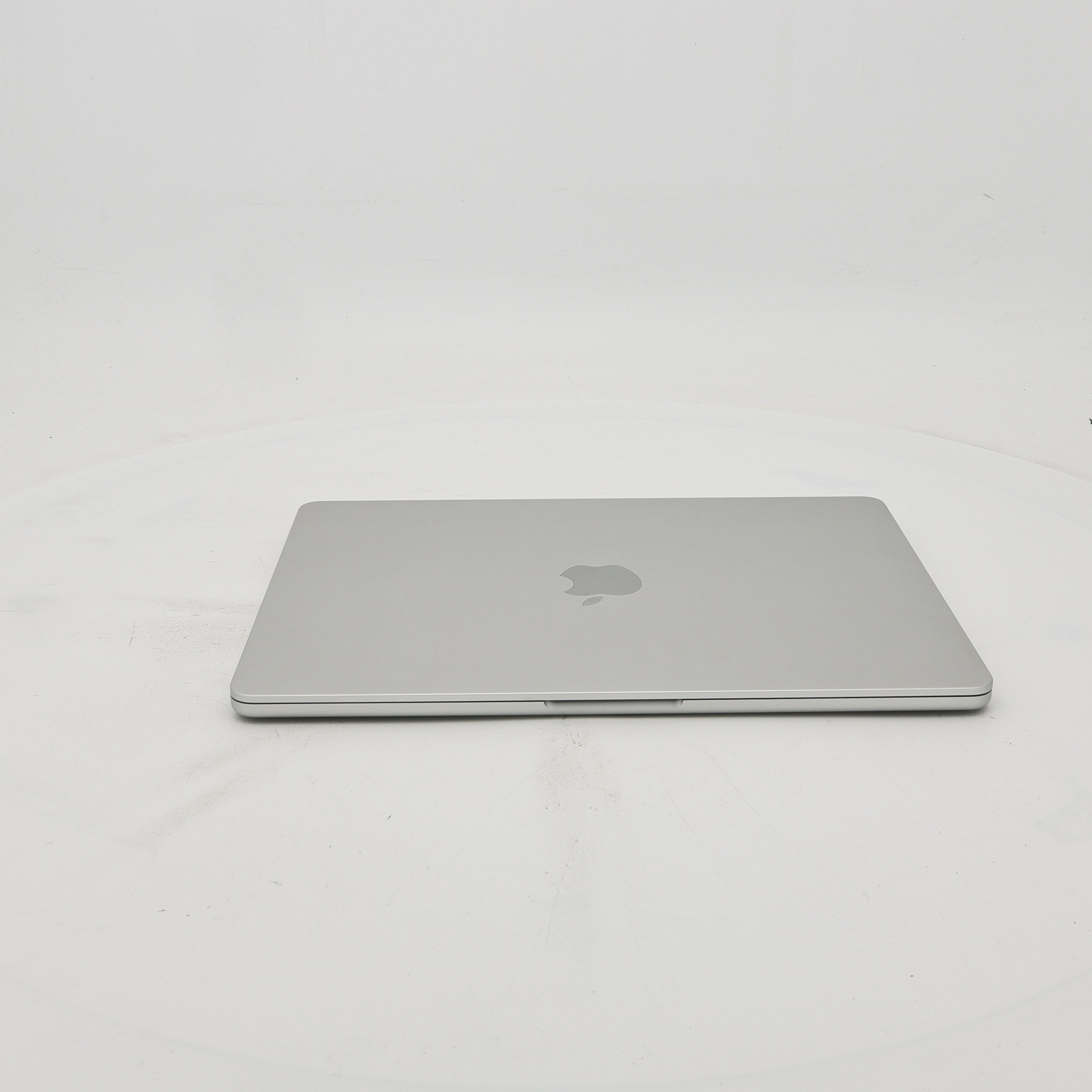 95新 Apple MacBook Air 22年 13寸 M2（8+8核） 8G RAM 256G SSD 銀色