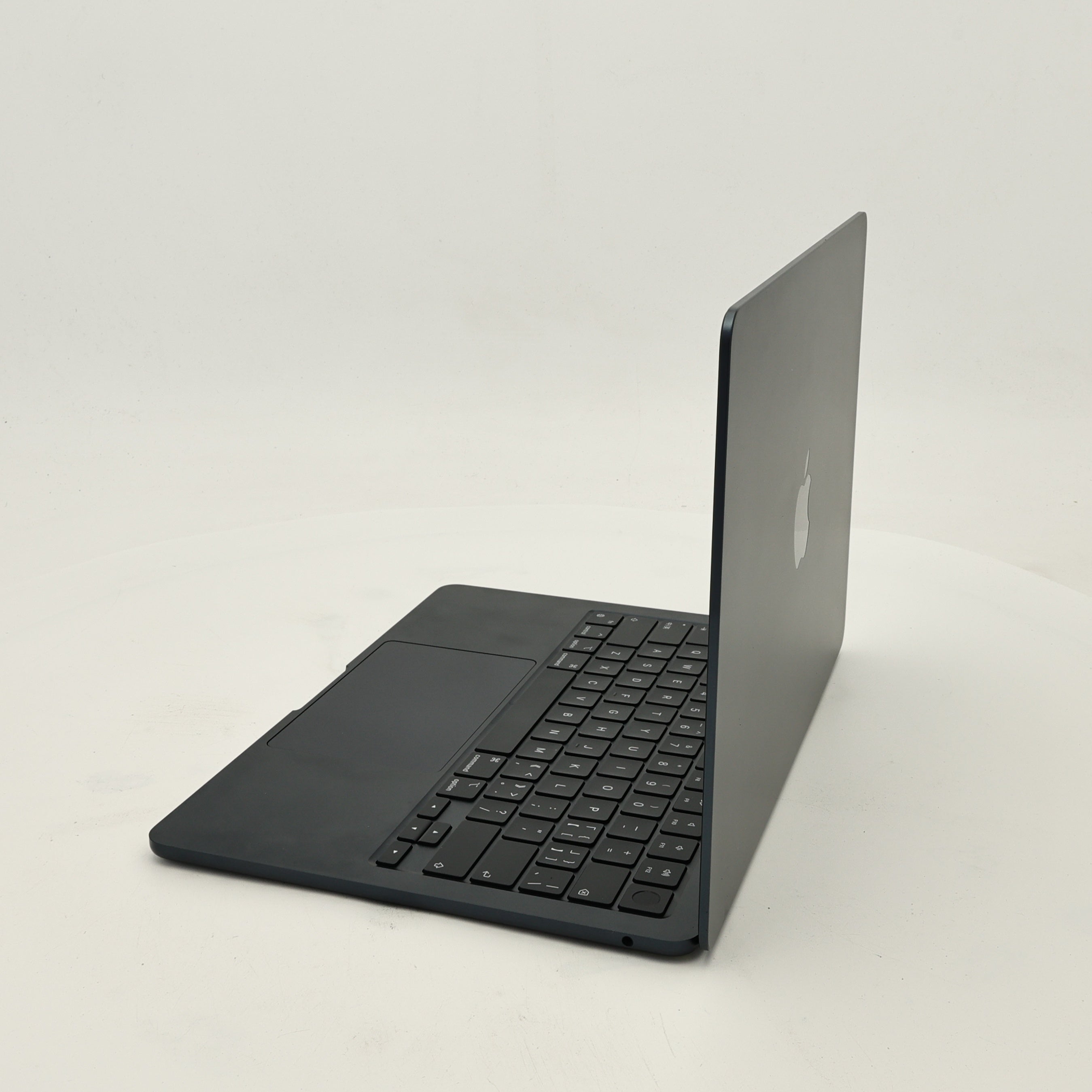 99新 Apple MacBook Air 22年 13寸 M2（8+8核） 8G RAM 256G SSD 午夜色