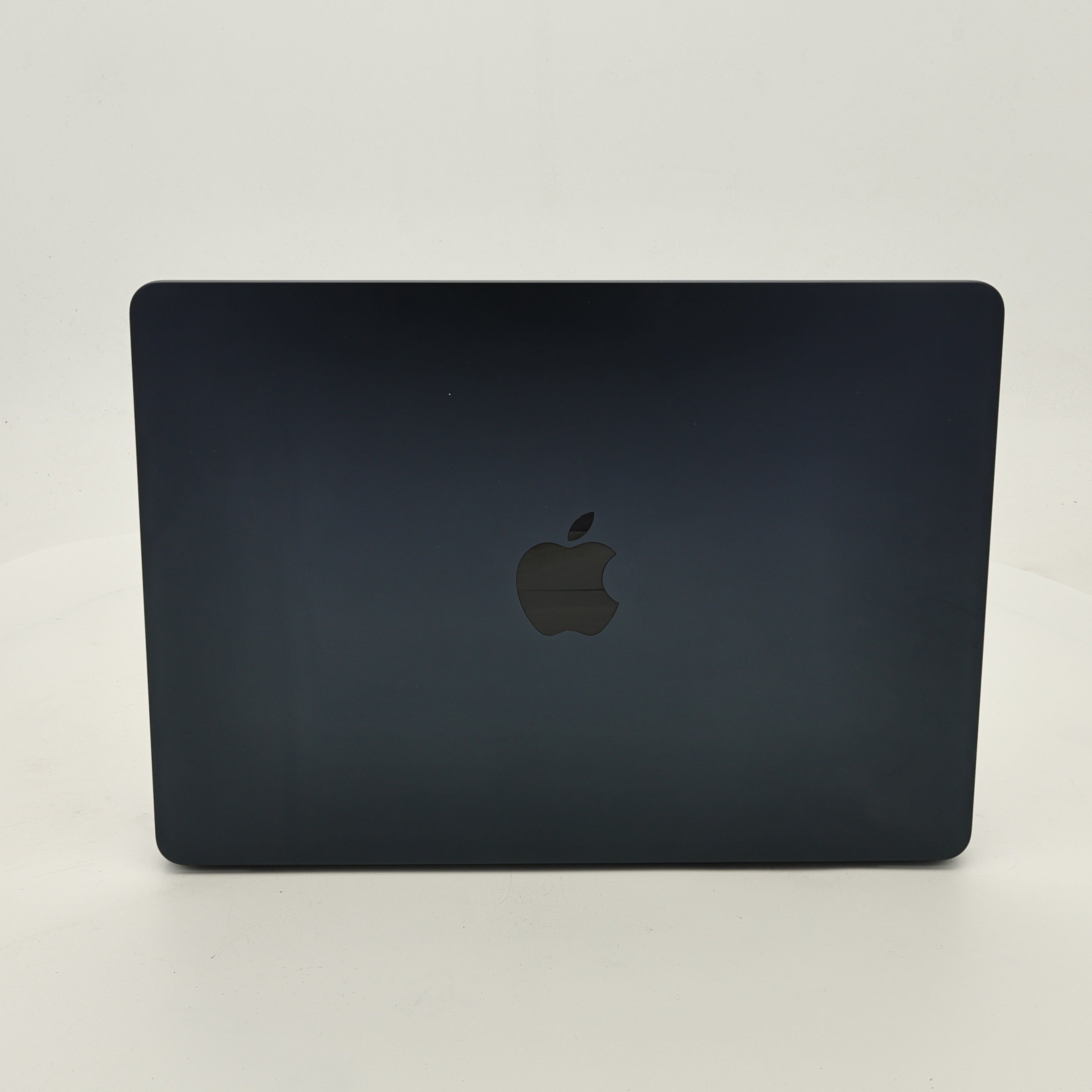 99新 Apple MacBook Air 22年 13寸 M2（8+8核） 8G RAM 256G SSD 午夜色