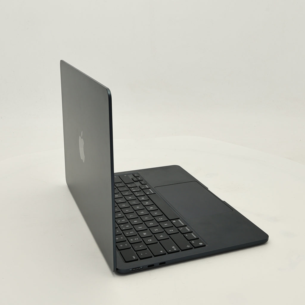 99新 Apple MacBook Air 22年 13寸 M2（8+8核） 8G RAM 256G SSD 午夜色