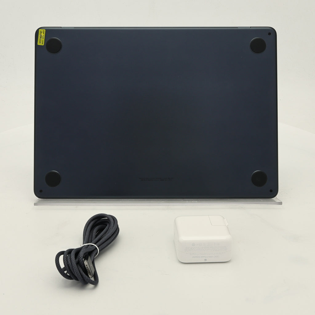 99新 Apple MacBook Air 22年 13寸 M2（8+8核） 8G RAM 256G SSD 午夜色
