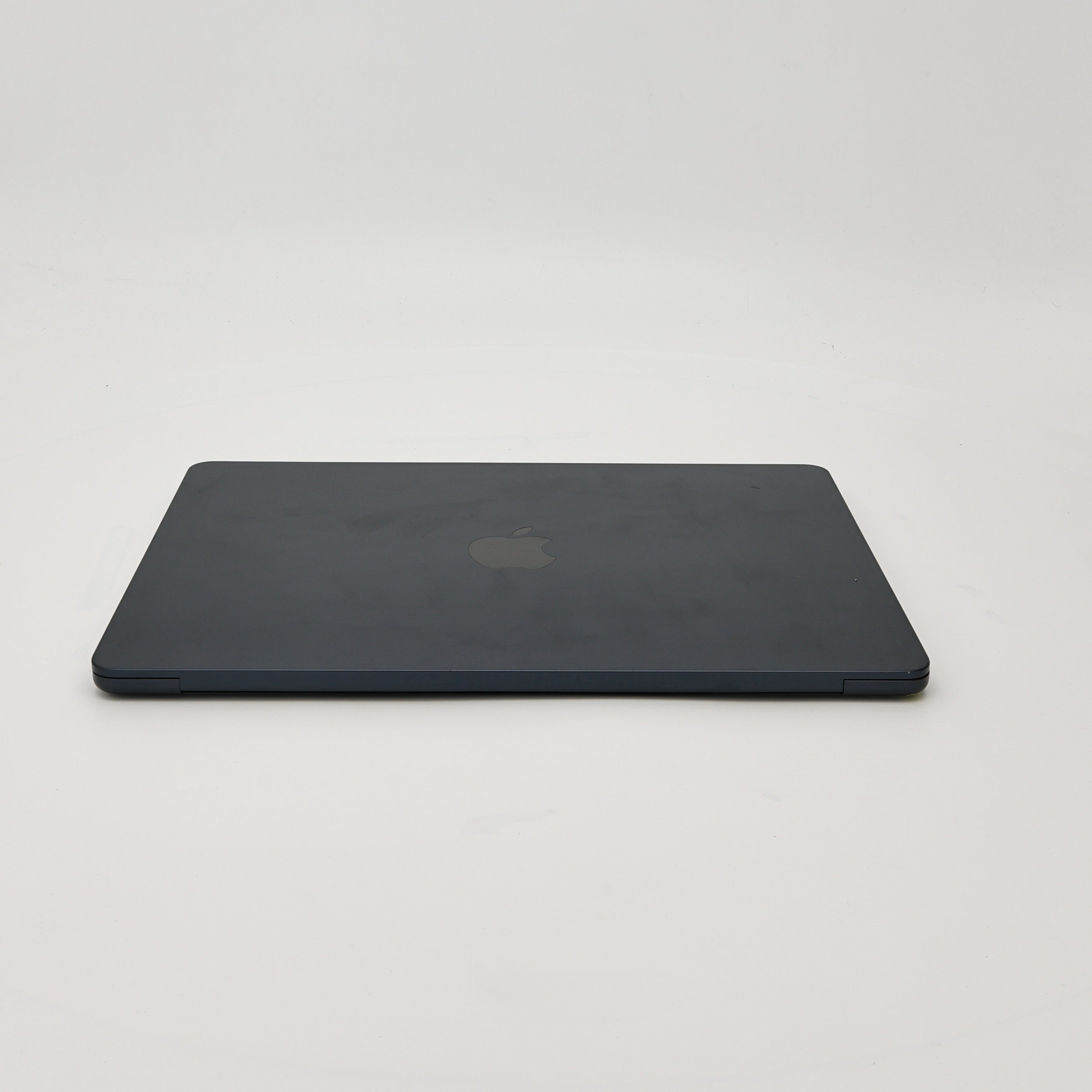 95新 Apple MacBook Air 22年 13寸 M2（8+8核） 8G RAM 256G SSD 午夜色
