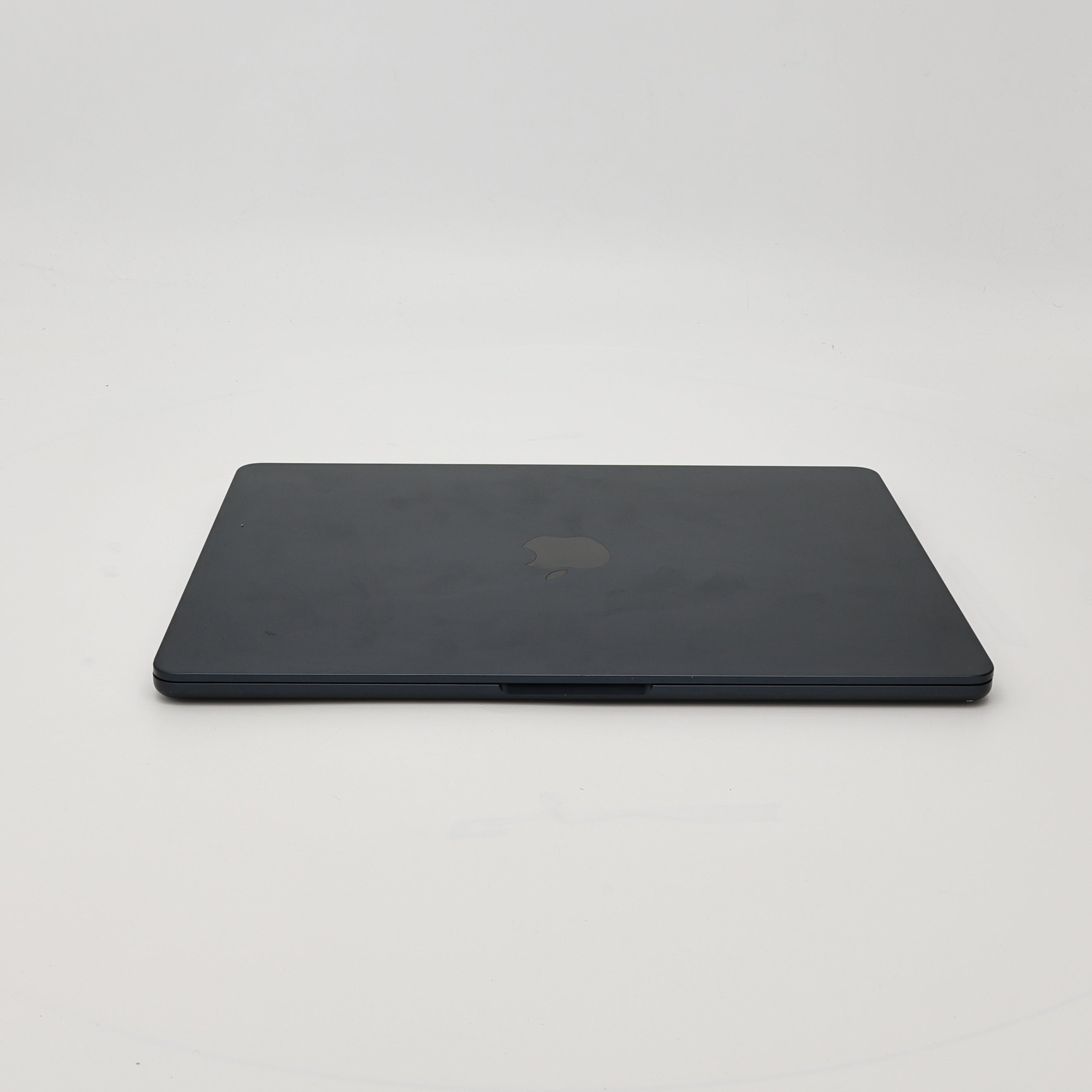 95新 Apple MacBook Air 22年 13寸 M2（8+8核） 8G RAM 256G SSD 午夜色