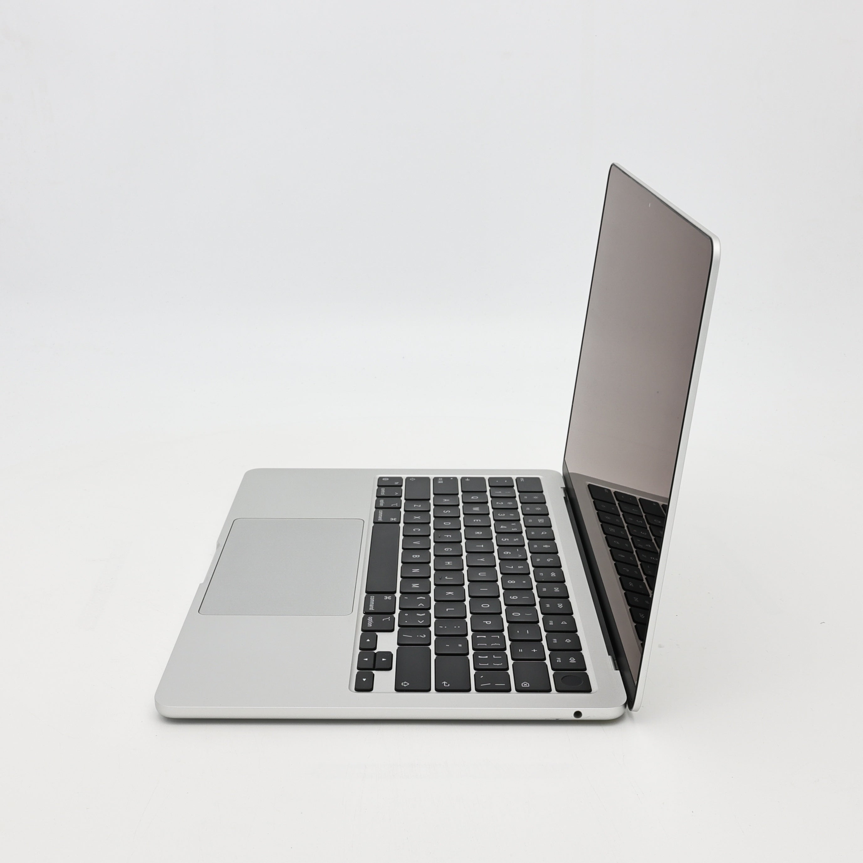 95新 Apple MacBook Air 22年 13寸 M2（8+8核） 8G RAM 256G SSD 銀色