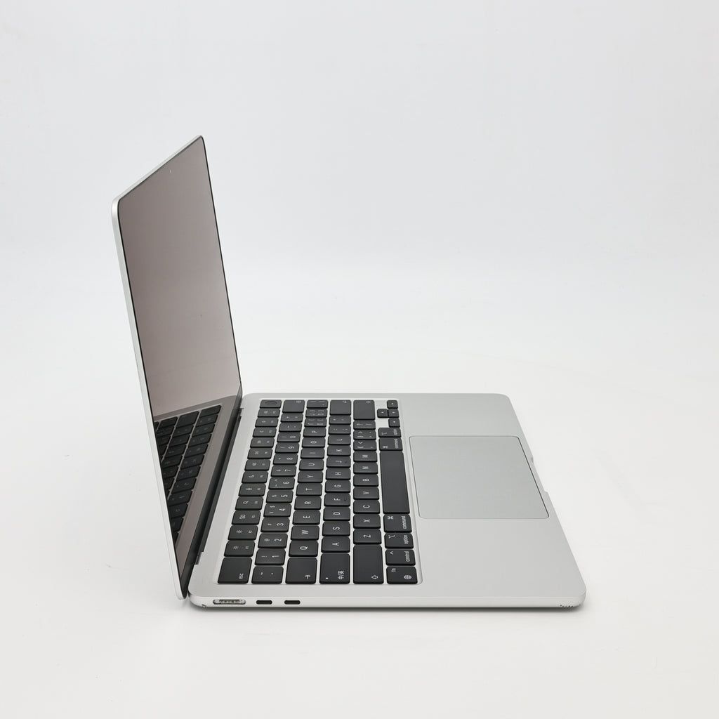 95新 Apple MacBook Air 22年 13寸 M2（8+8核） 8G RAM 256G SSD 銀色
