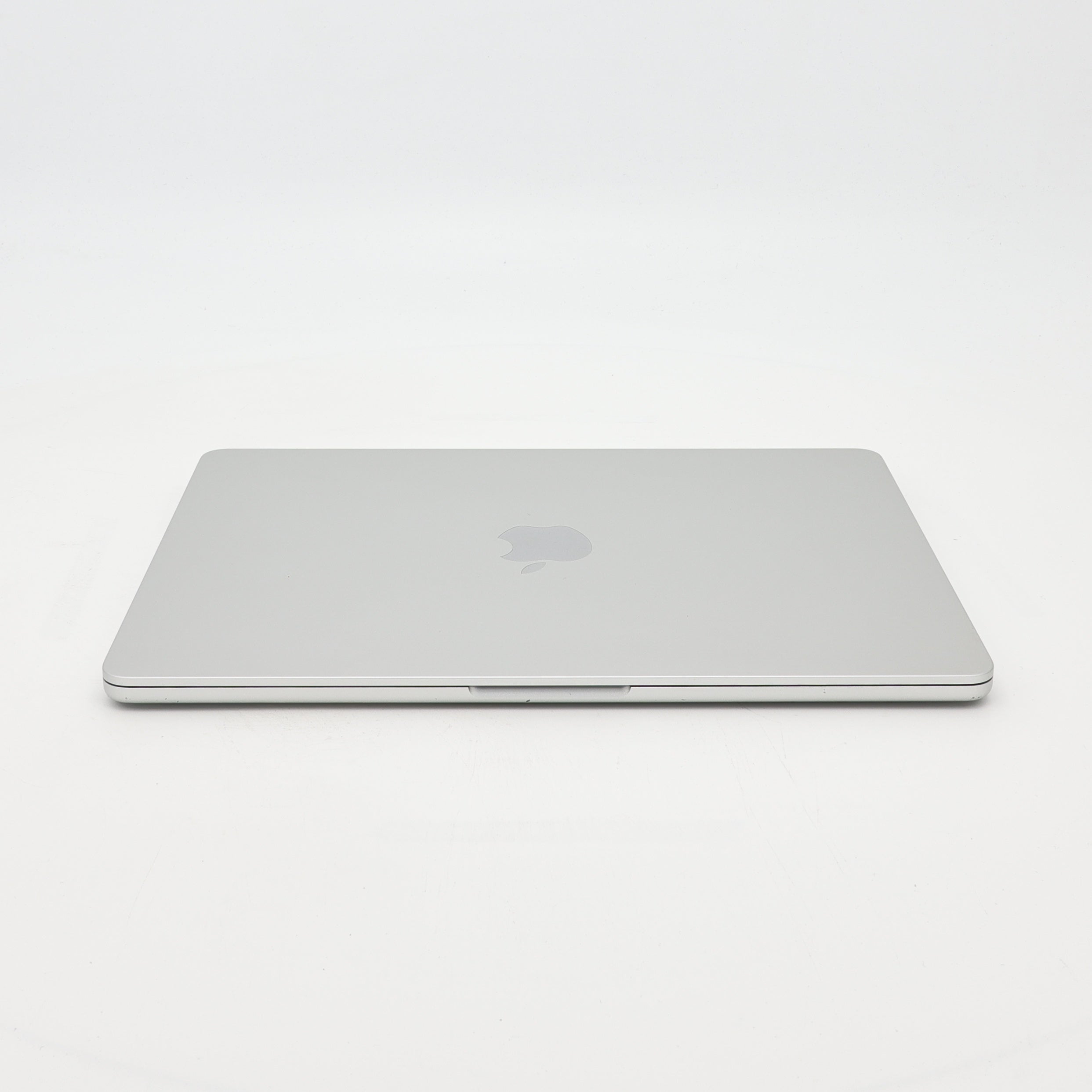 95新 Apple MacBook Air 22年 13寸 M2（8+8核） 8G RAM 256G SSD 銀色