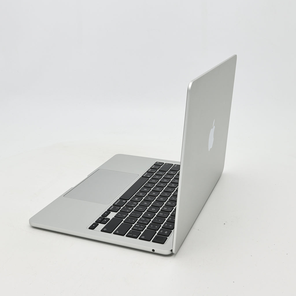 95新 Apple MacBook Air 22年 13寸 M2（8+8核） 8G RAM 256G SSD 銀色