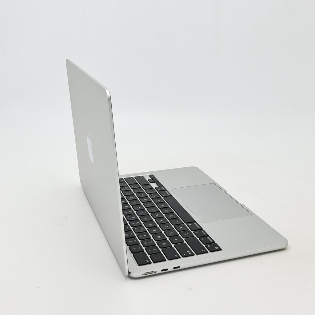 95新 Apple MacBook Air 22年 13寸 M2（8+8核） 8G RAM 256G SSD 銀色